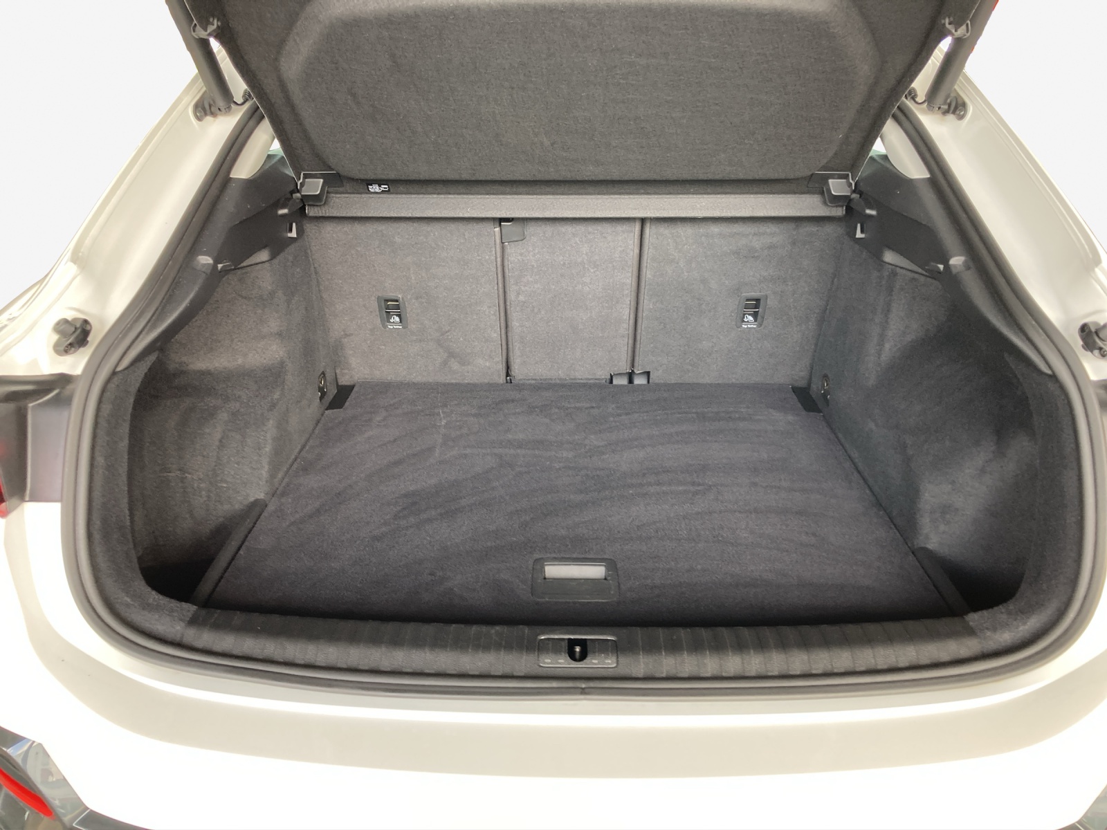 AUDI Q3 Sportback 35 TFSI Attraction S-tronic-image-12