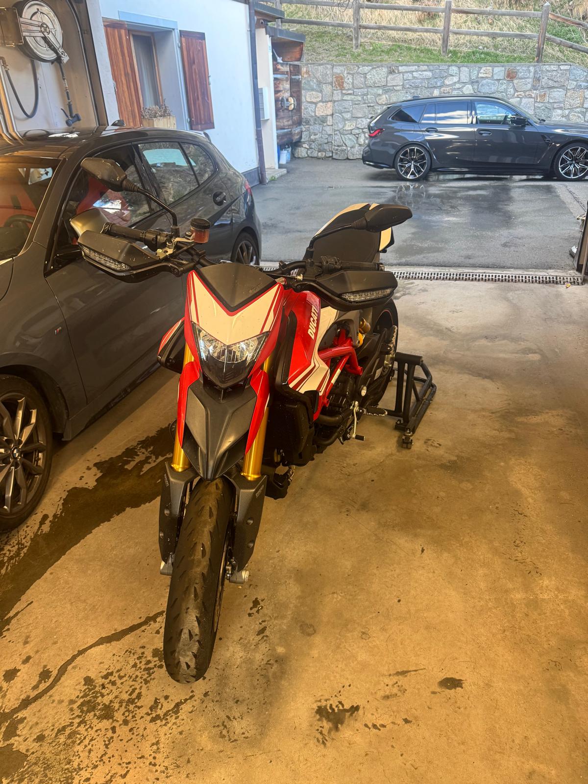 DUCATI Hypermotard 939 SP-image-1