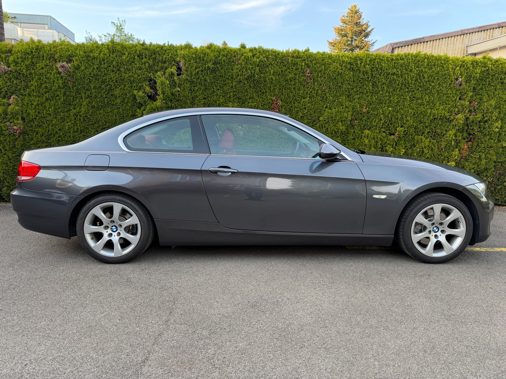 BMW 325i Coupé-image-5