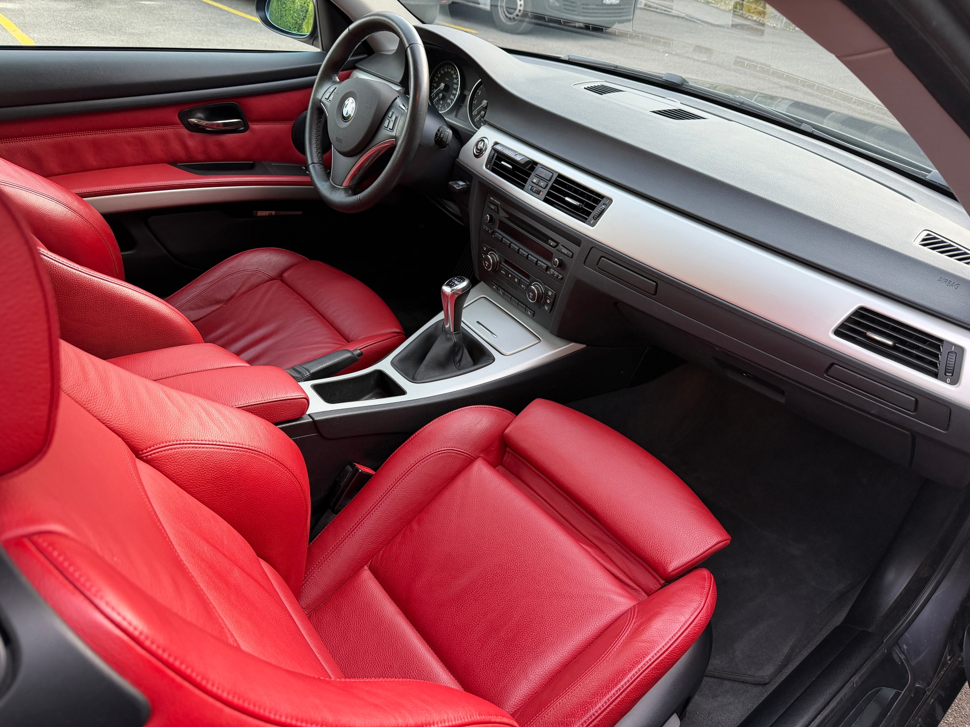 BMW 325i Coupé-image-9