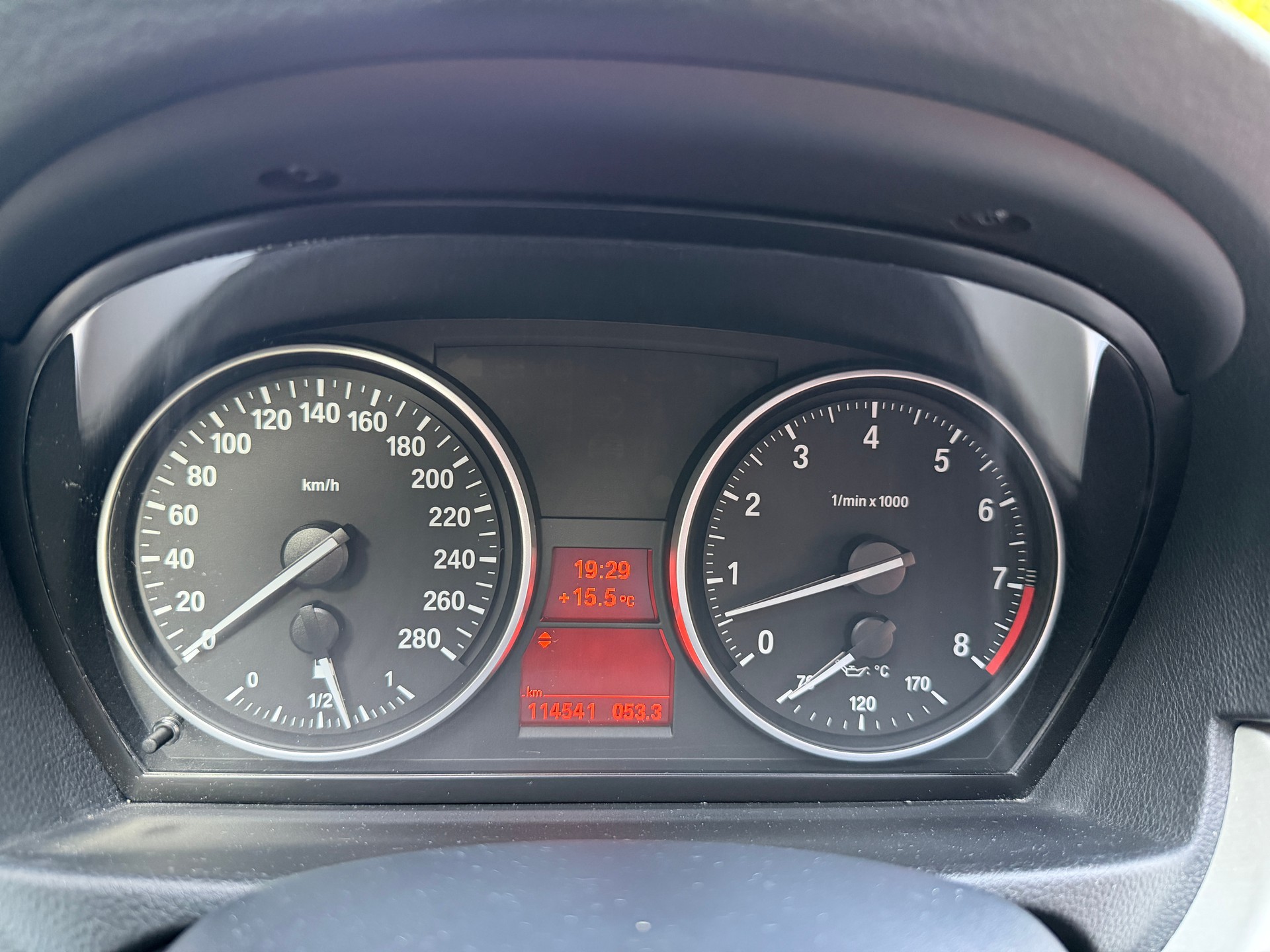 BMW 325i Coupé-image-12