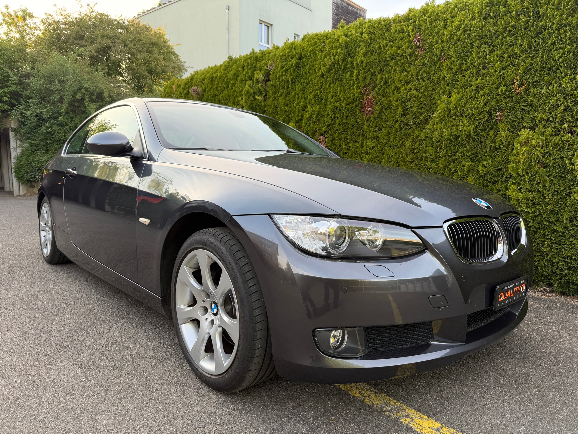 BMW 325i Coupé-image-6