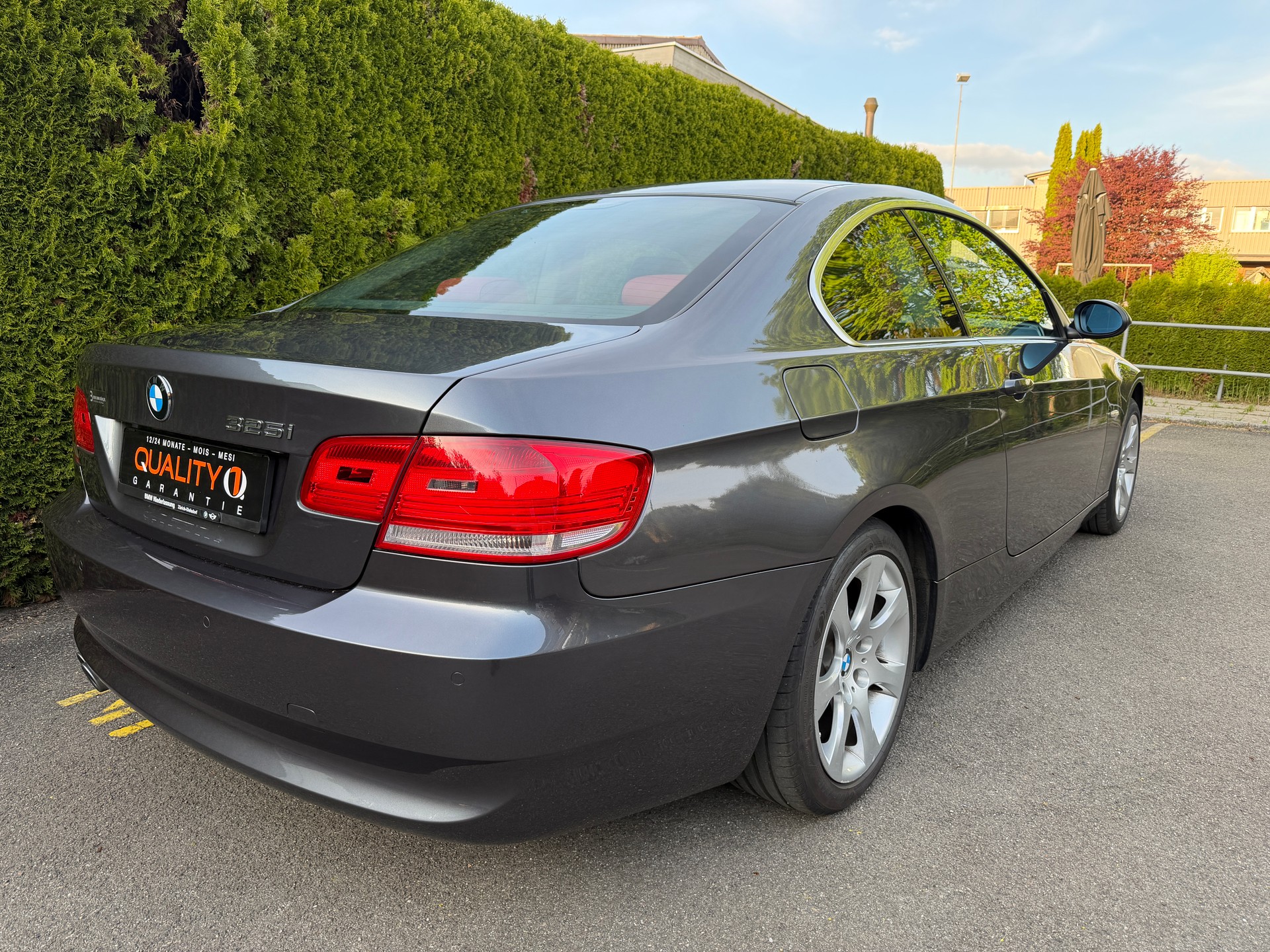 BMW 325i Coupé-image-4