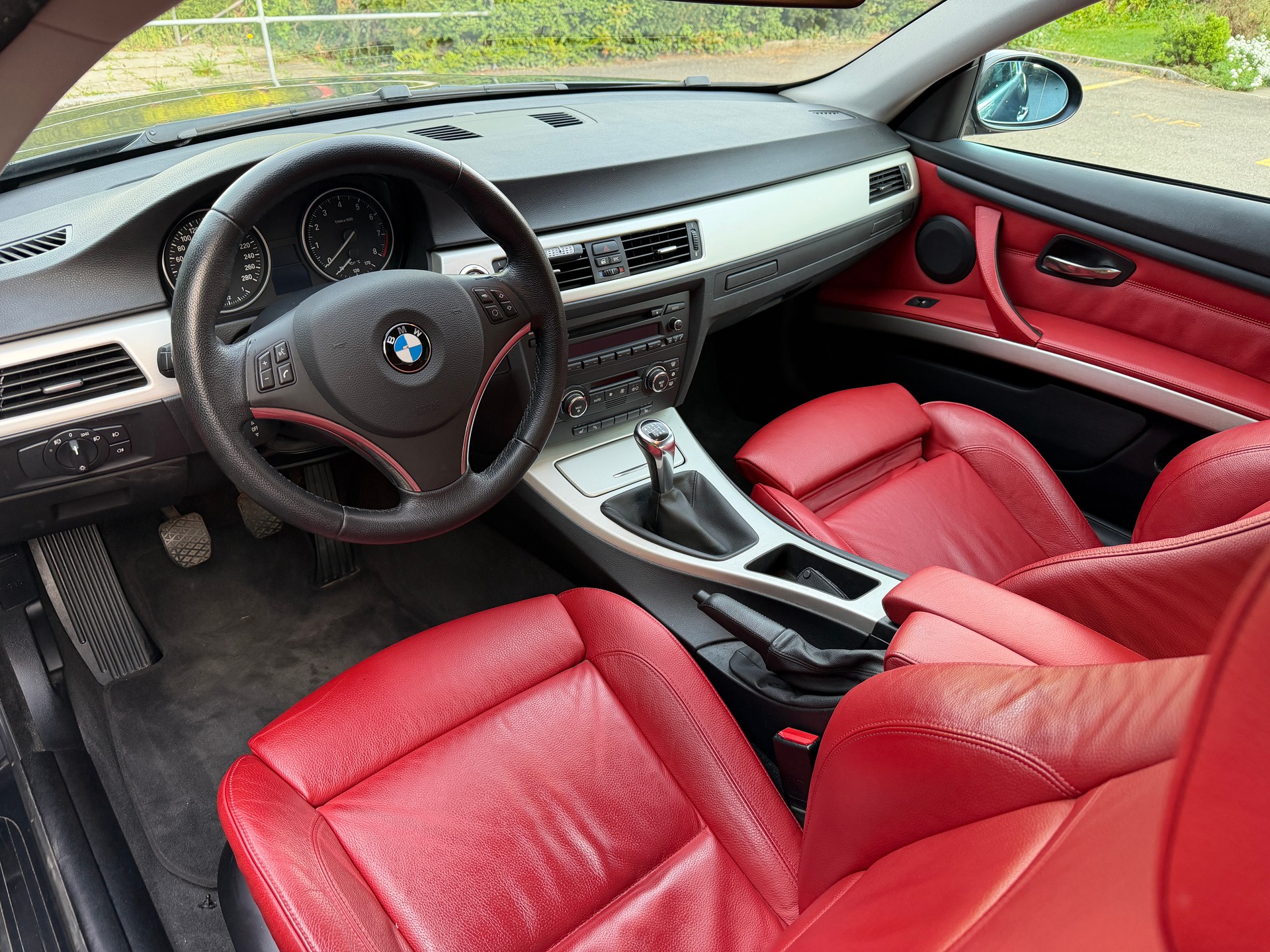 BMW 325i Coupé-image-8