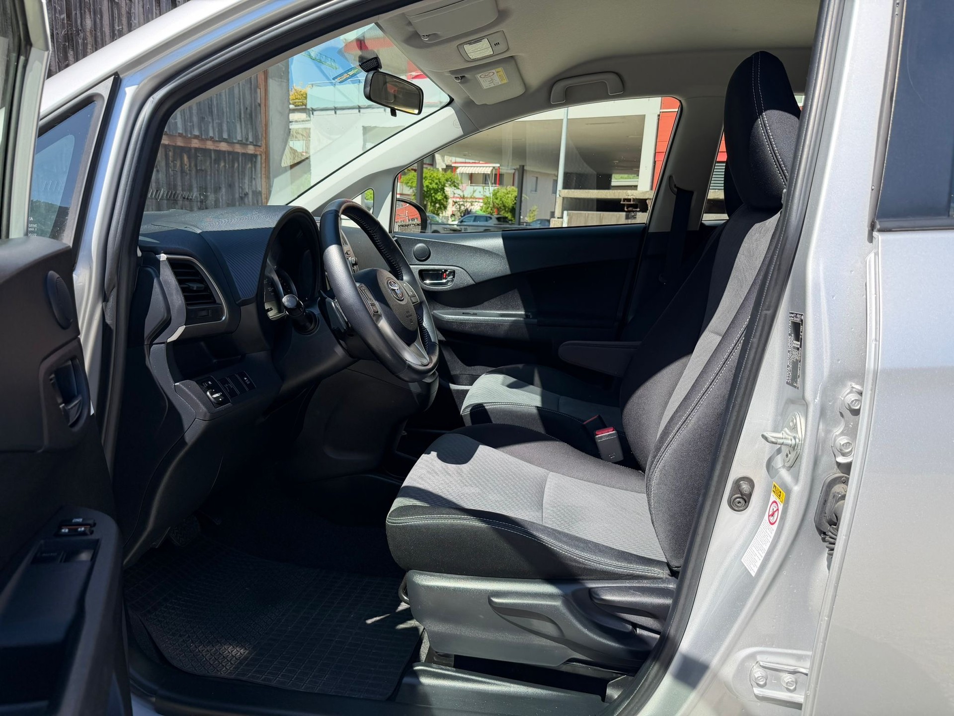 TOYOTA Verso-S 1.33 Linea Sol Multidrive S-image-7