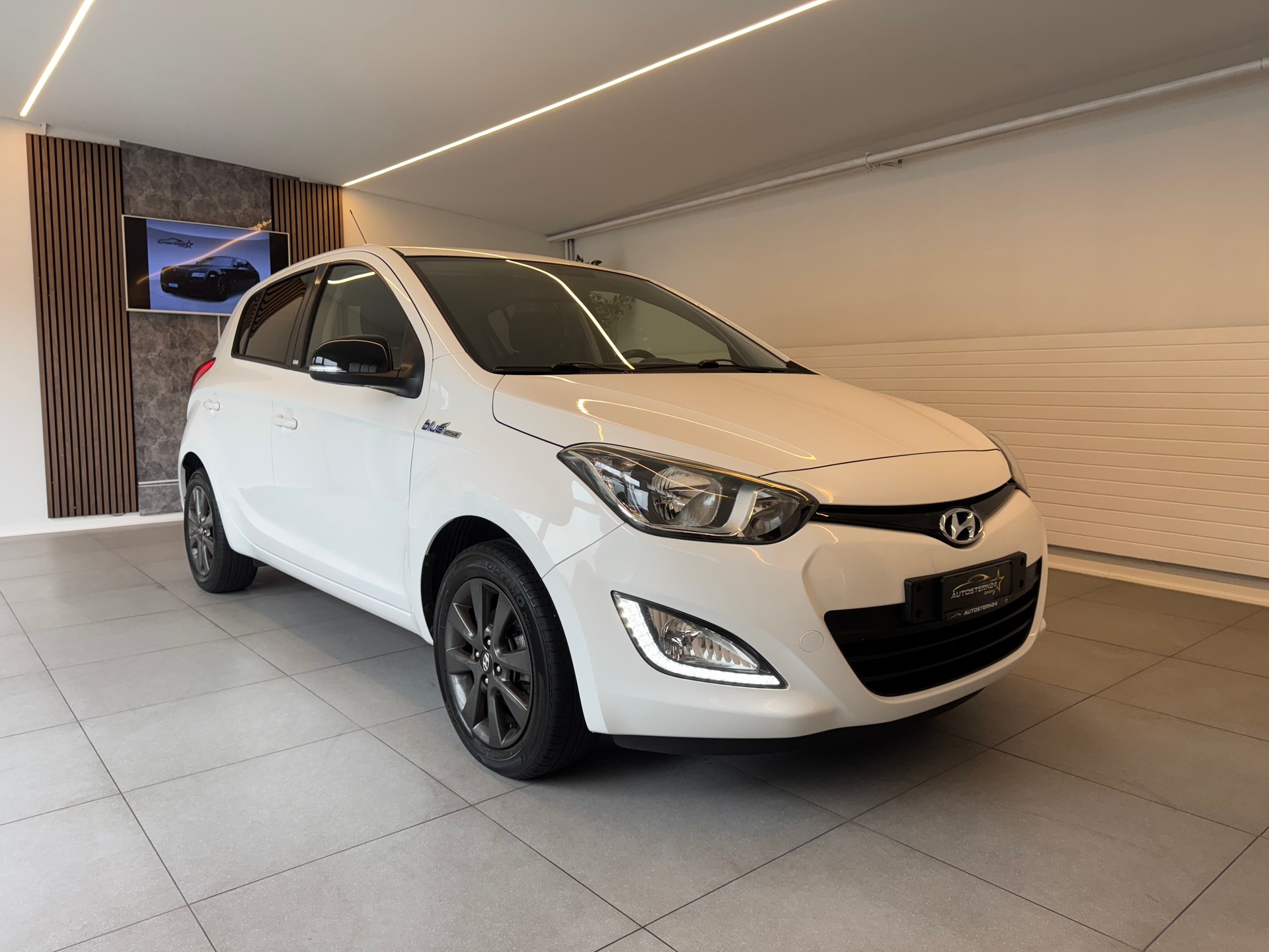 HYUNDAI i20 1.4 GO!**CH-Fahrzeug**-image-1