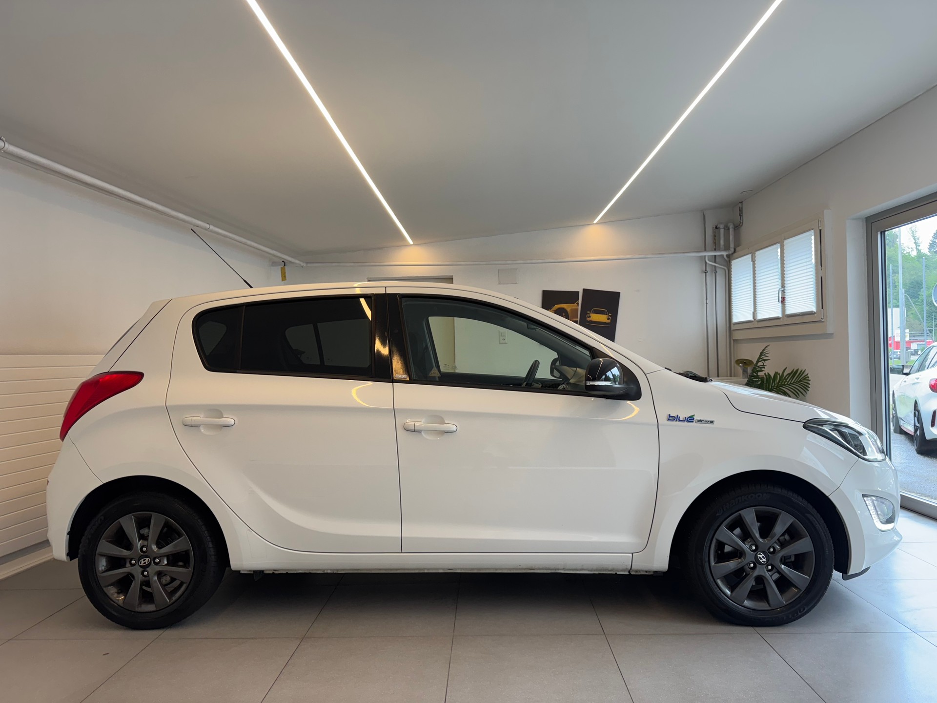 HYUNDAI i20 1.4 GO!**CH-Fahrzeug**-image-6