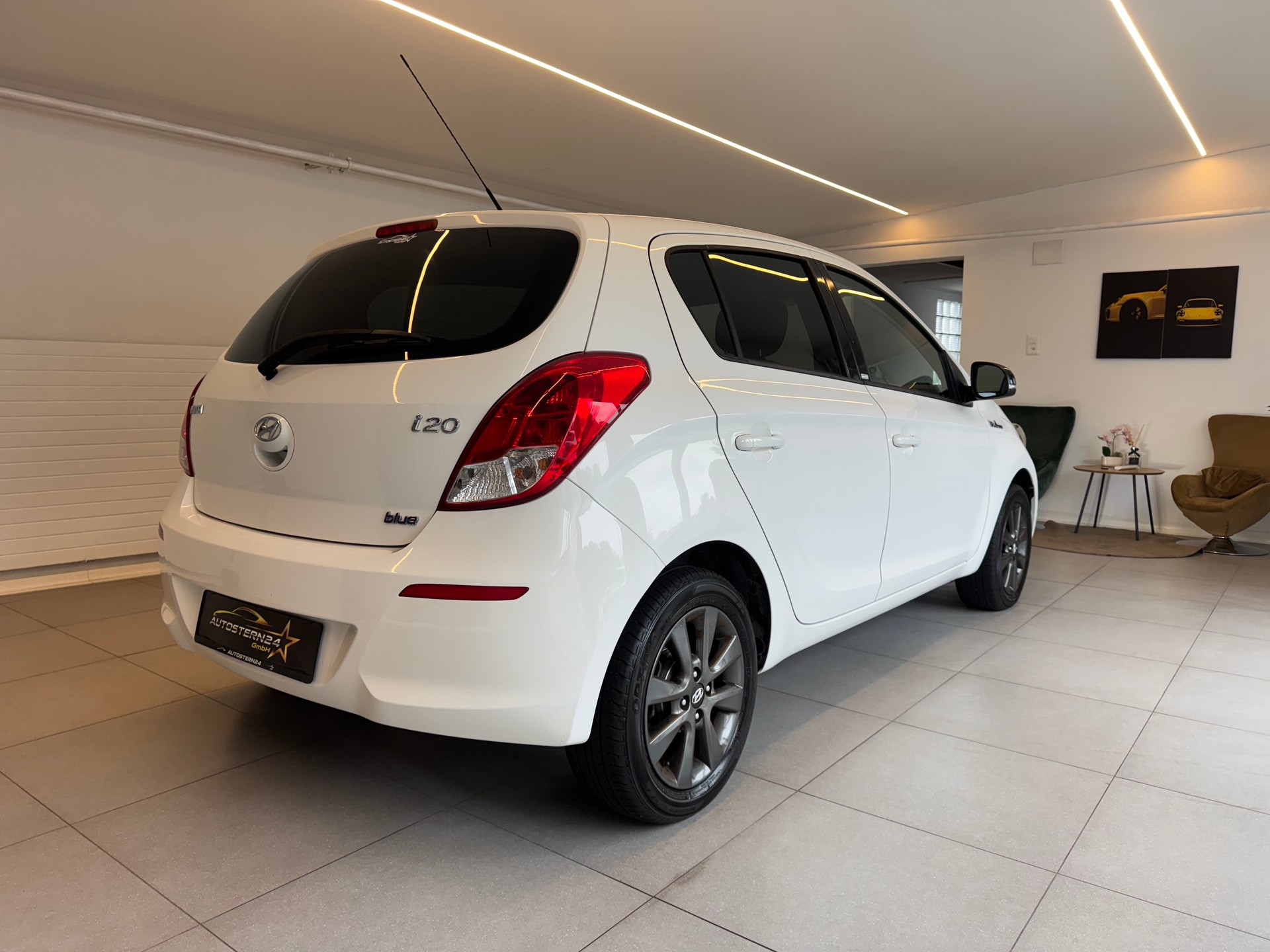 HYUNDAI i20 1.4 GO!**CH-Fahrzeug**-image-4