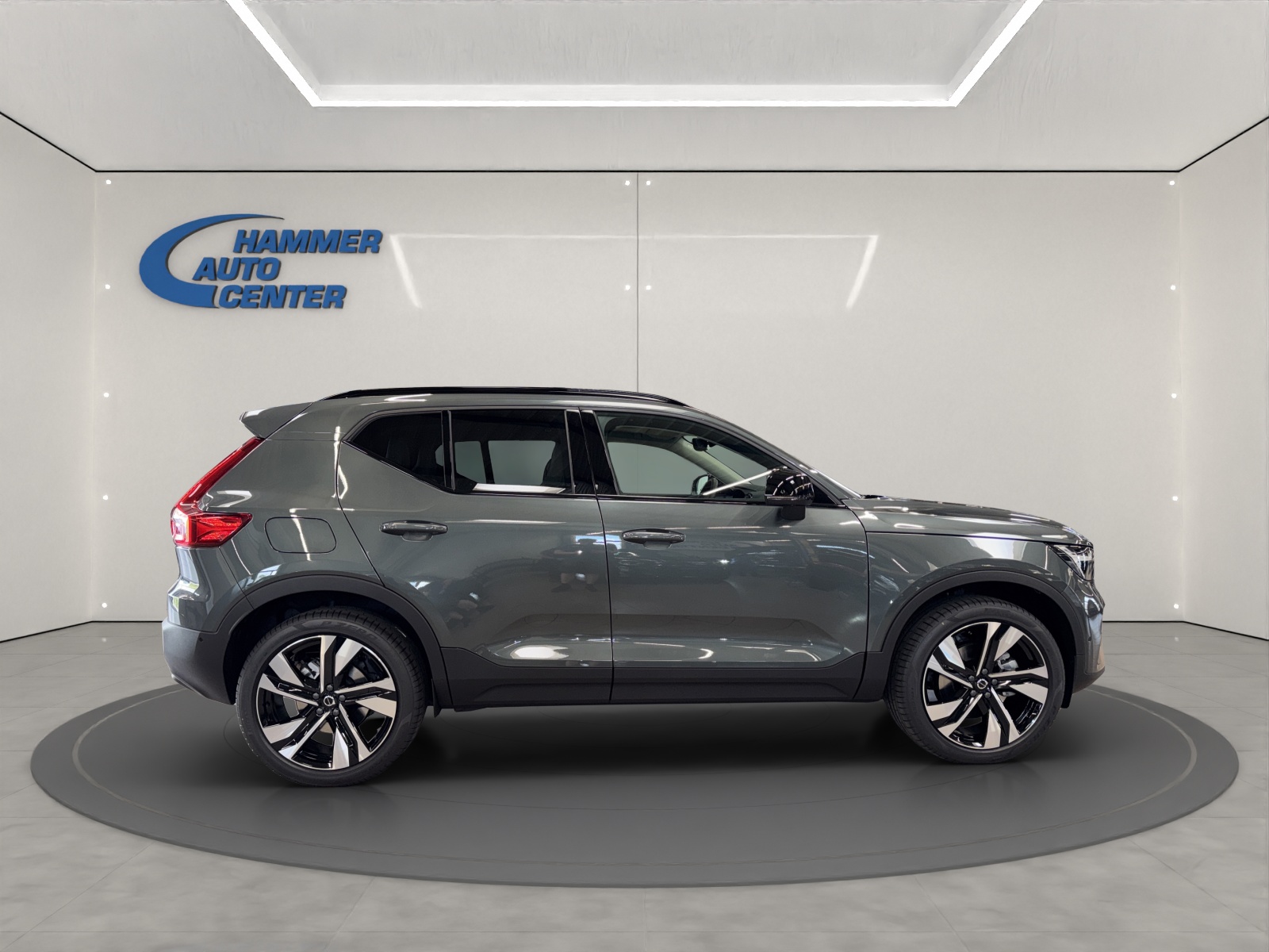 VOLVO XC40 2.0 B4 MH Ultra Dark-image-5