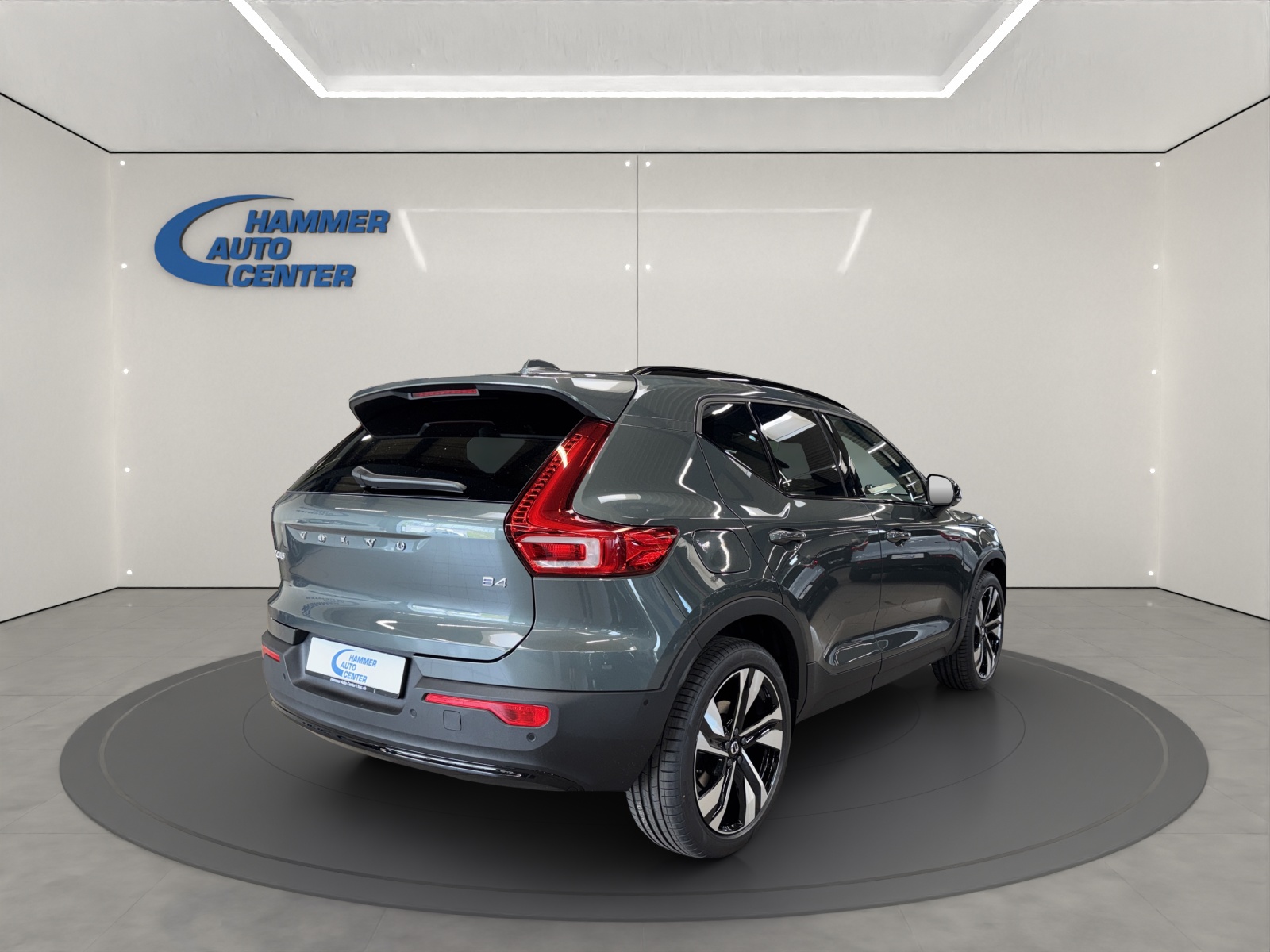 VOLVO XC40 2.0 B4 MH Ultra Dark-image-4