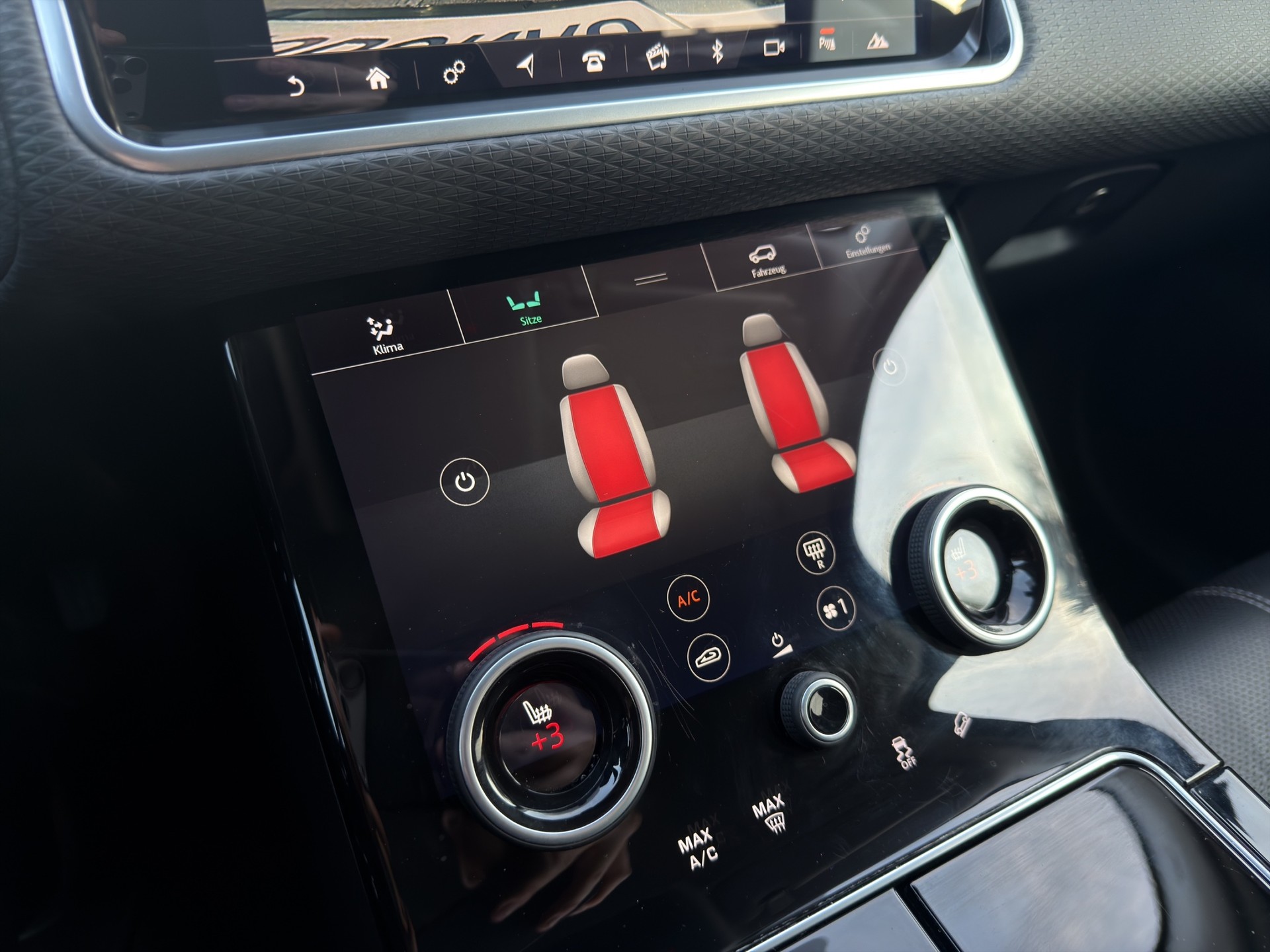 LAND ROVER Range Rover Velar 2.0 T R-Dynamic SE-image-28