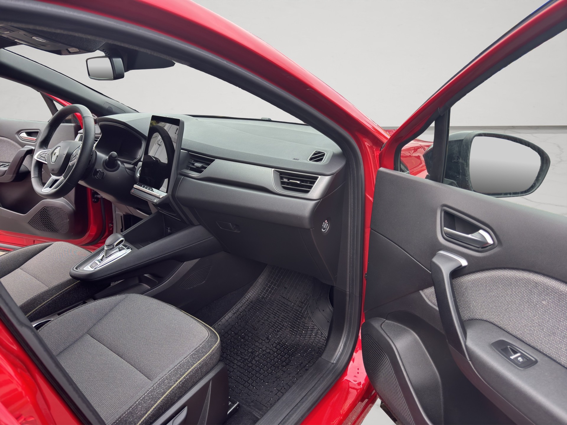 RENAULT Captur 1.3 TCe Techno EDC-image-16