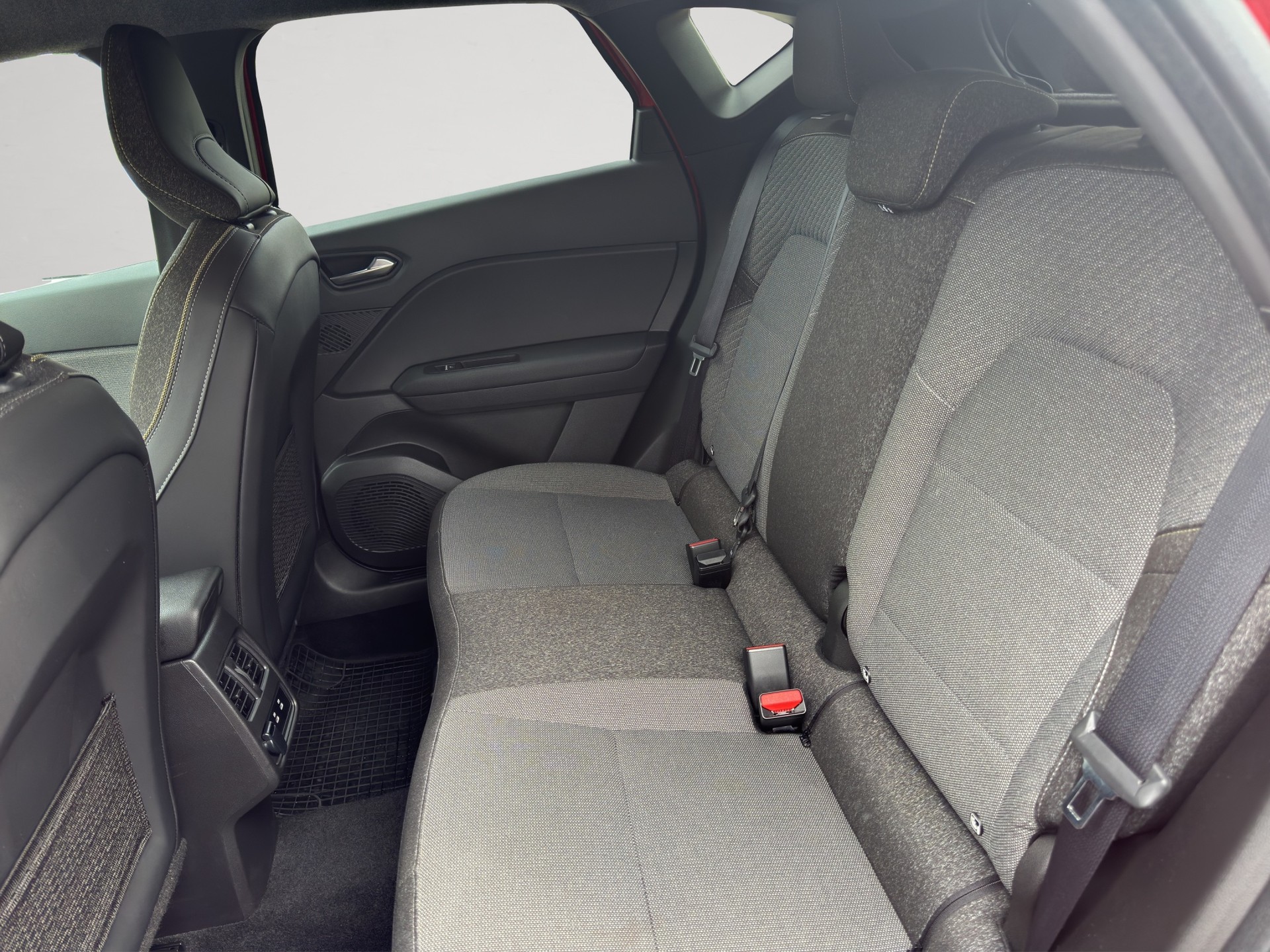 RENAULT Captur 1.3 TCe Techno EDC-image-10