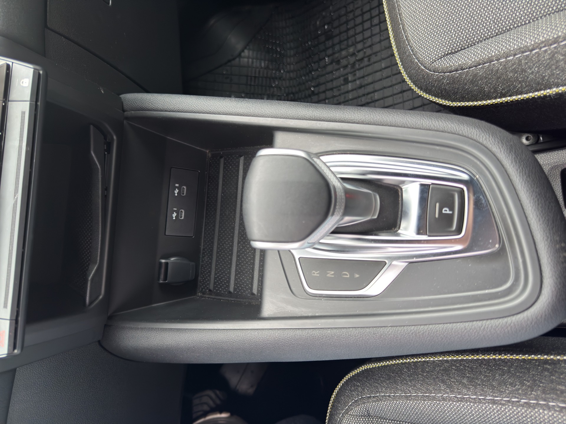 RENAULT Captur 1.3 TCe Techno EDC-image-13