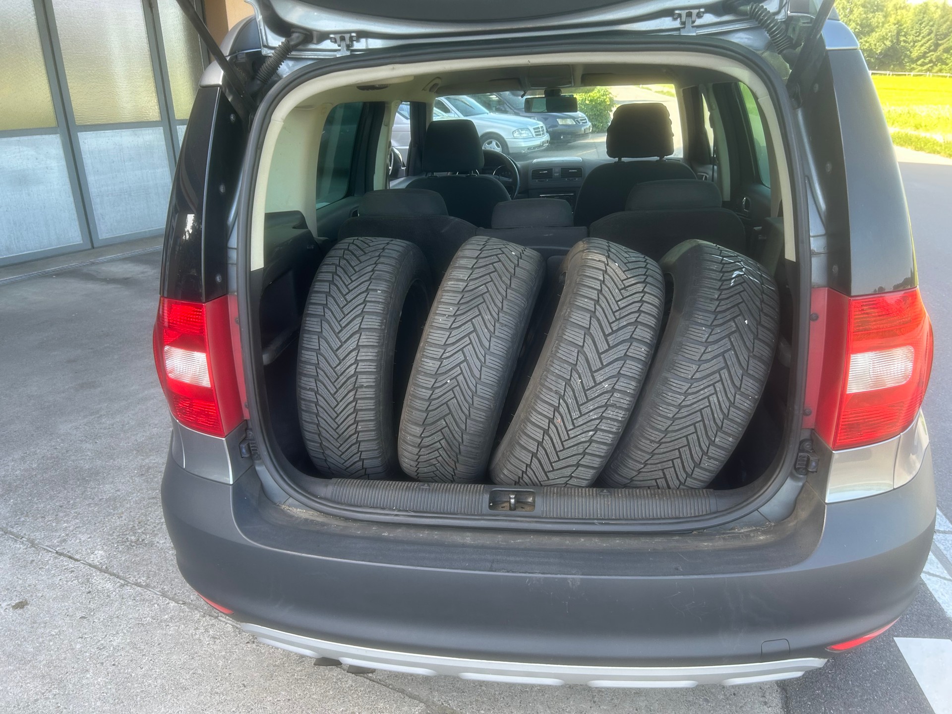 SKODA Yeti 1.4 TSI Ambition-image-7