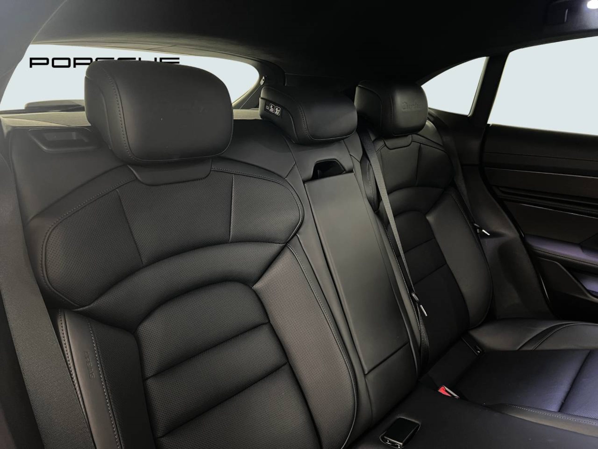 PORSCHE Taycan Turbo Sport Turismo-image-24