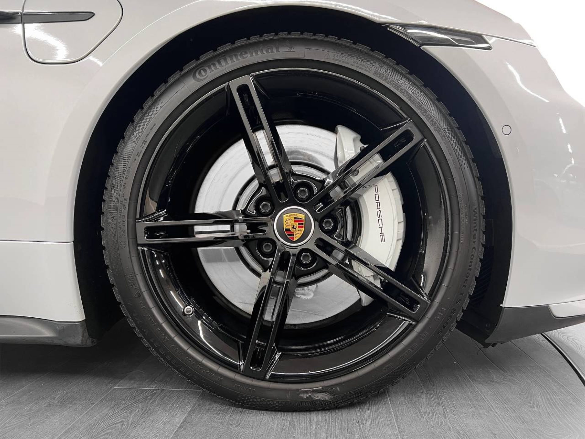 PORSCHE Taycan Turbo Sport Turismo-image-10