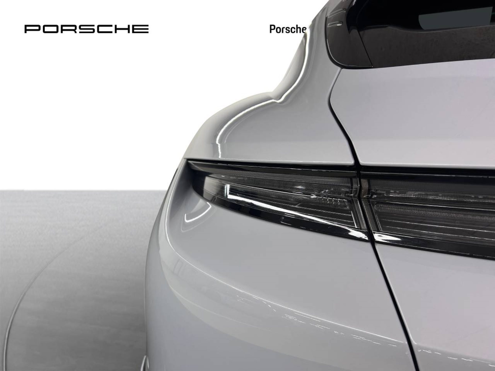 PORSCHE Taycan Turbo Sport Turismo-image-12