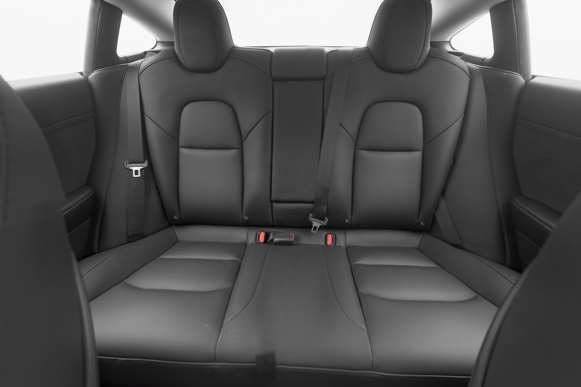 TESLA Model 3 RWD-image-10