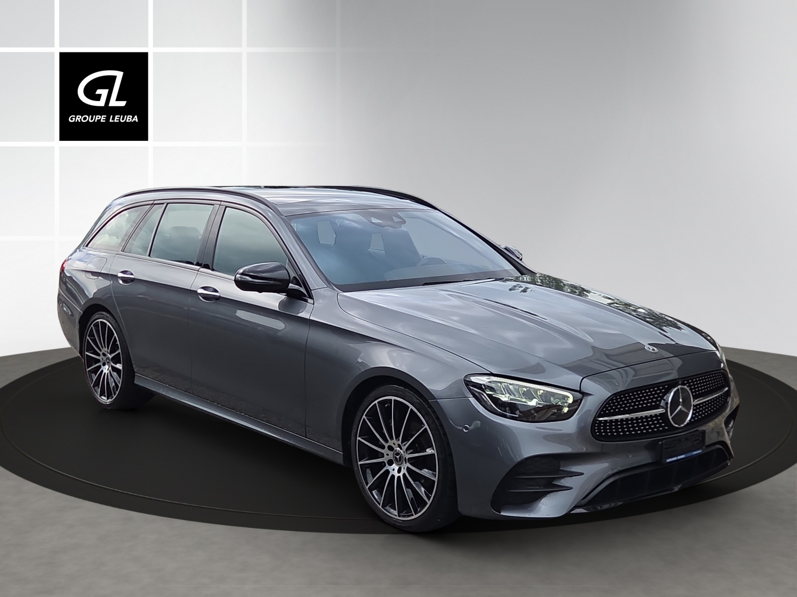 MERCEDES-BENZ E 220 d T AMG Line 9G-Tronic-image-0