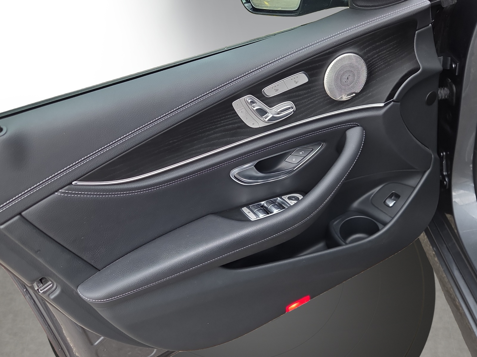 Image MERCEDES-BENZ E-220 E 220 d T AMG Line 9G-Tronic