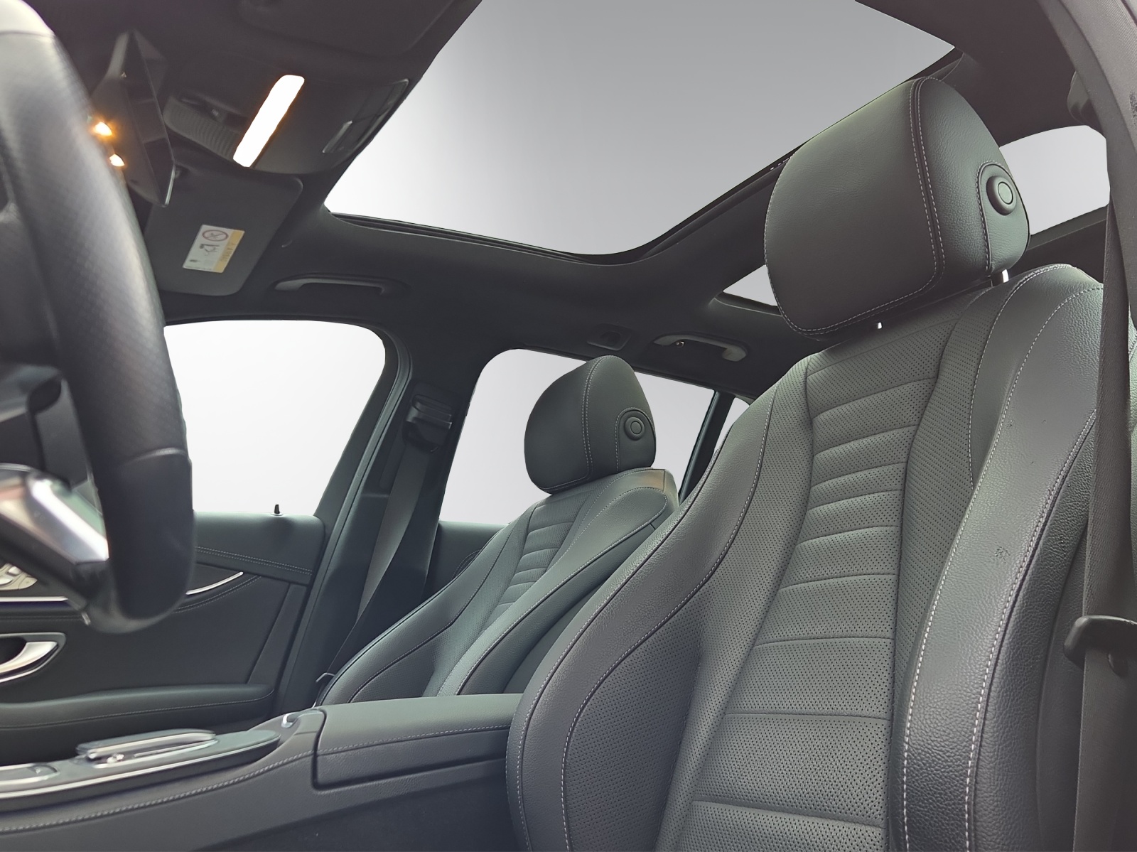 MERCEDES-BENZ E 220 d T AMG Line 9G-Tronic-image-8