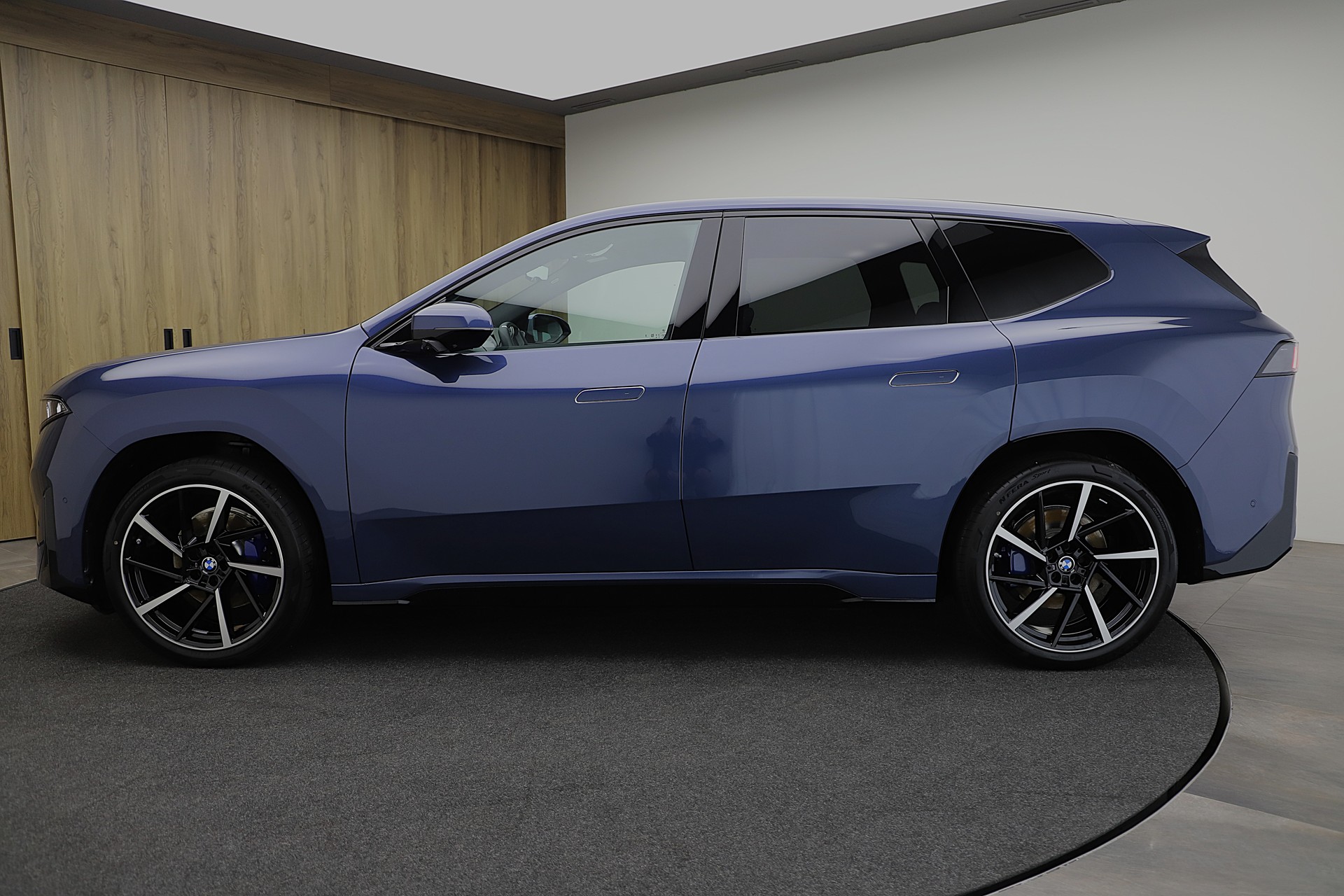 BMW iX3 50 xDrive M Sport-image-2