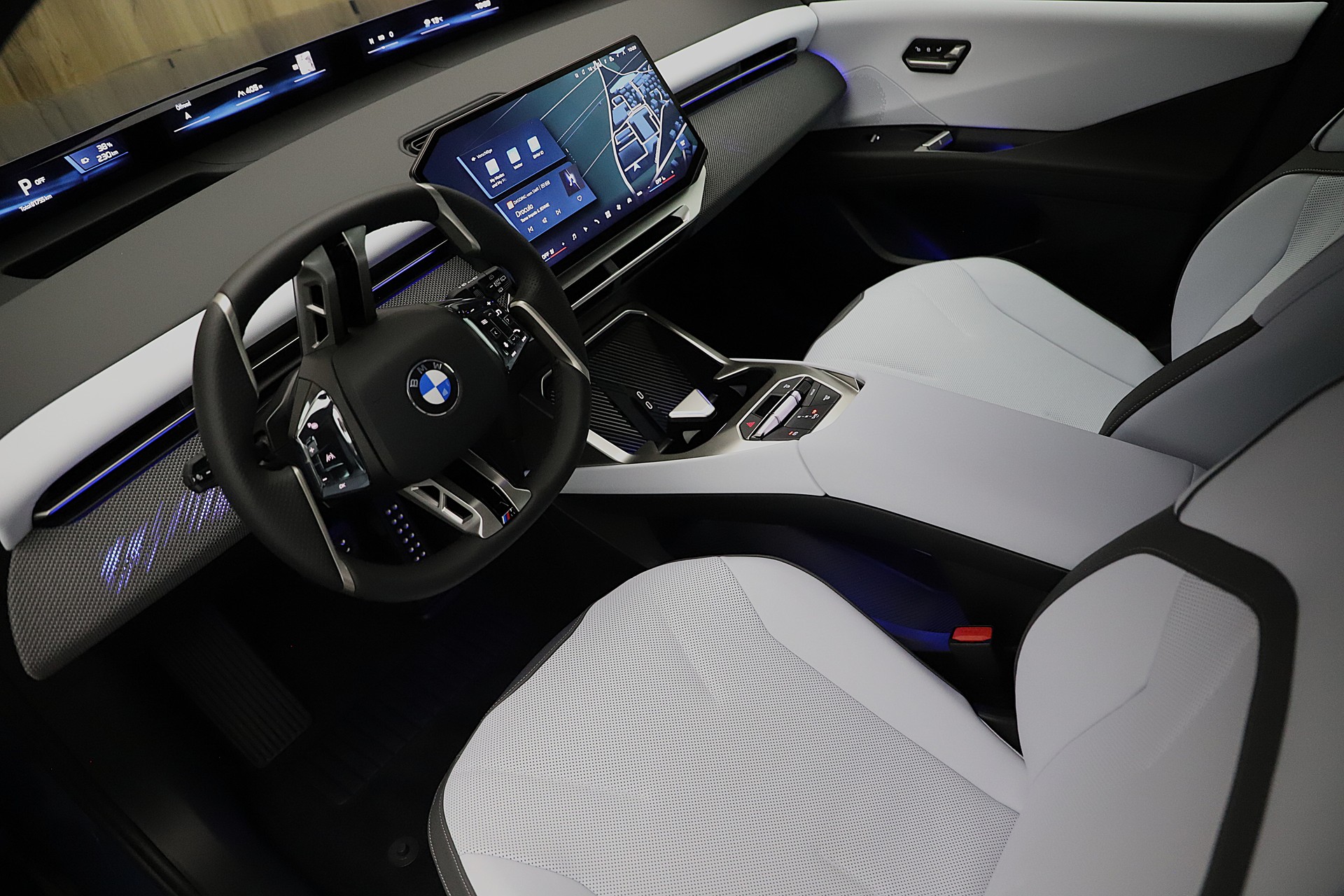 BMW iX3 50 xDrive M Sport-image-4