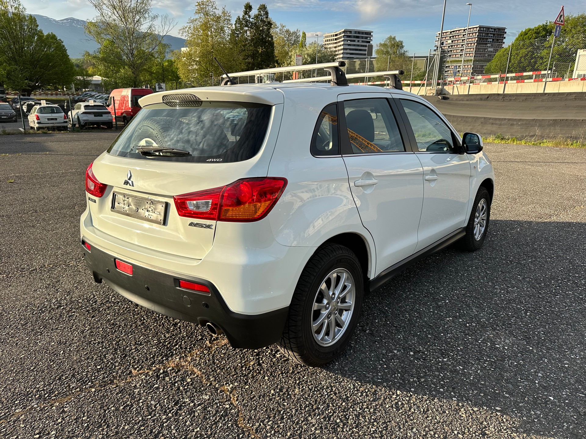 MITSUBISHI ASX 1.8 DID Intense 4WD-image-2