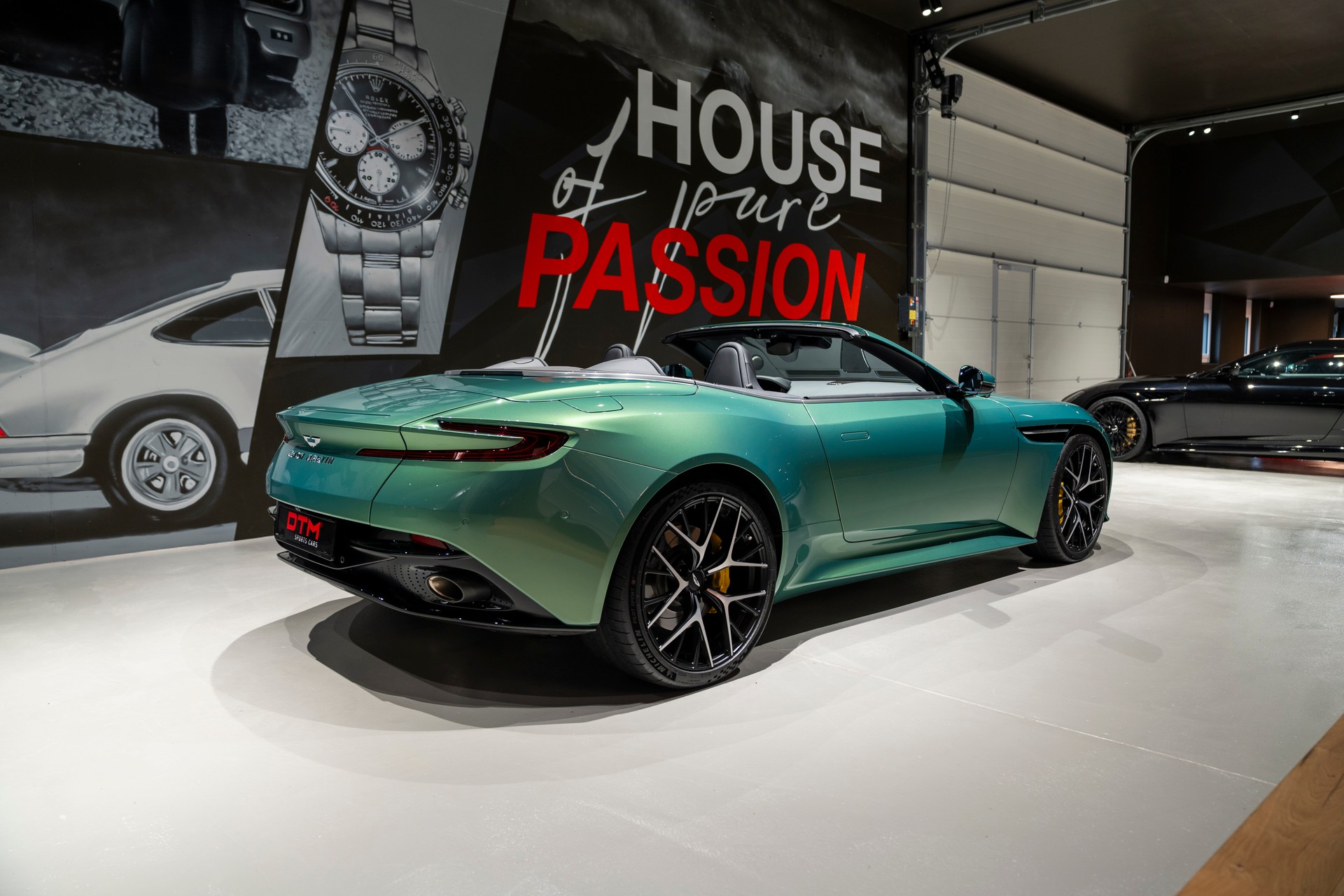 ASTON MARTIN DB12 Volante 4.0 V8 Bi-Turbo-image-3