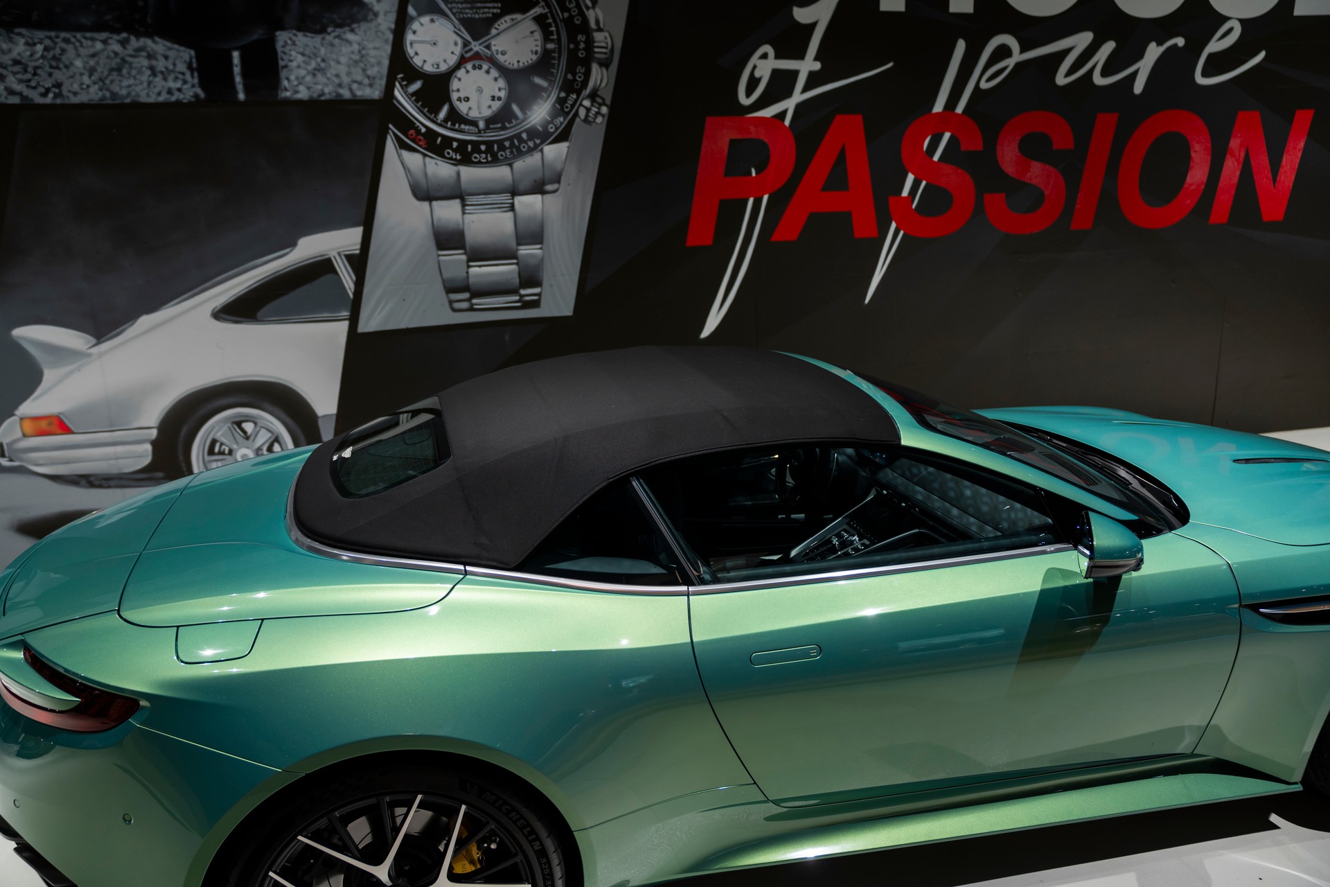 ASTON MARTIN DB12 Volante 4.0 V8 Bi-Turbo-image-15
