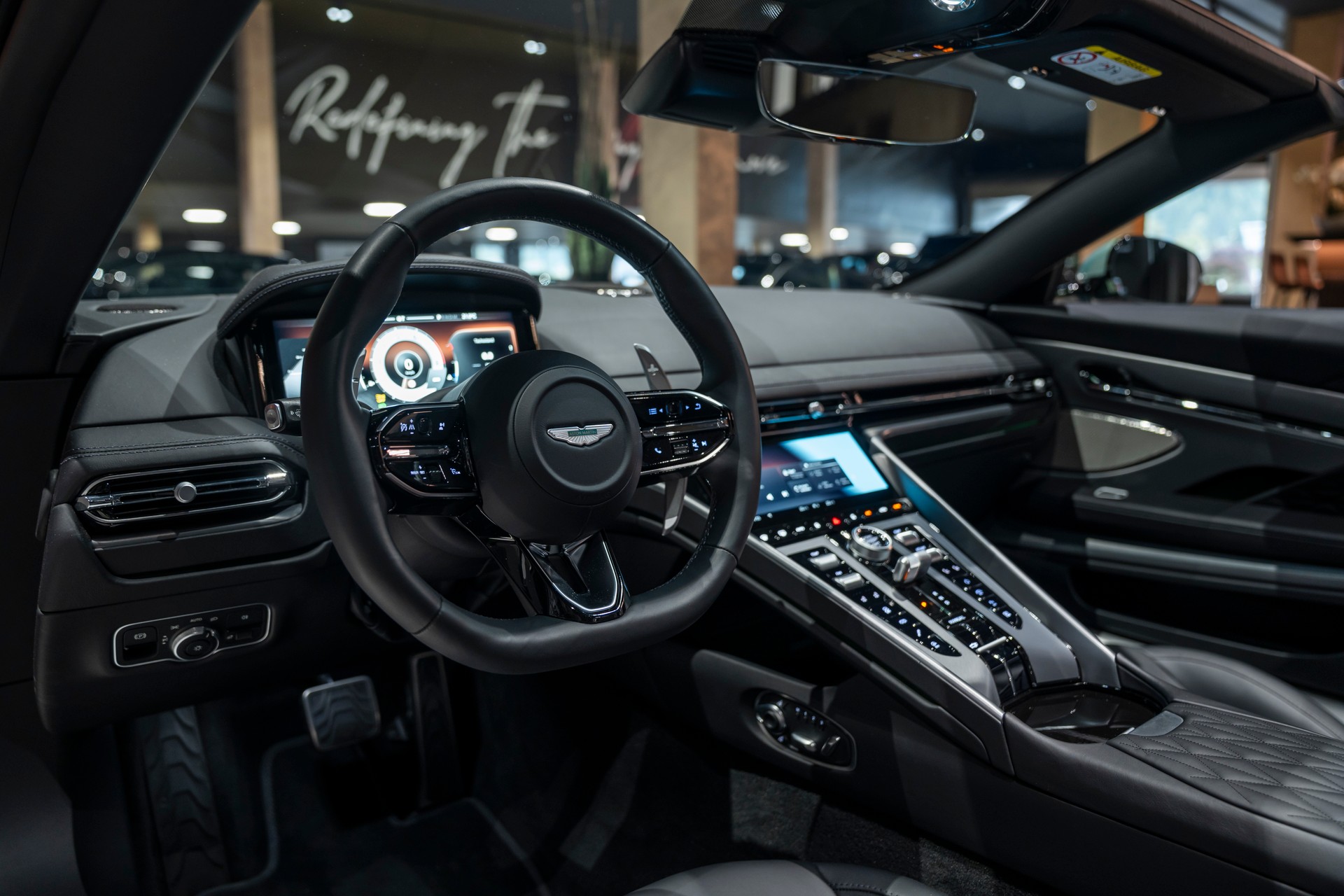 ASTON MARTIN DB12 Volante 4.0 V8 Bi-Turbo-image-8