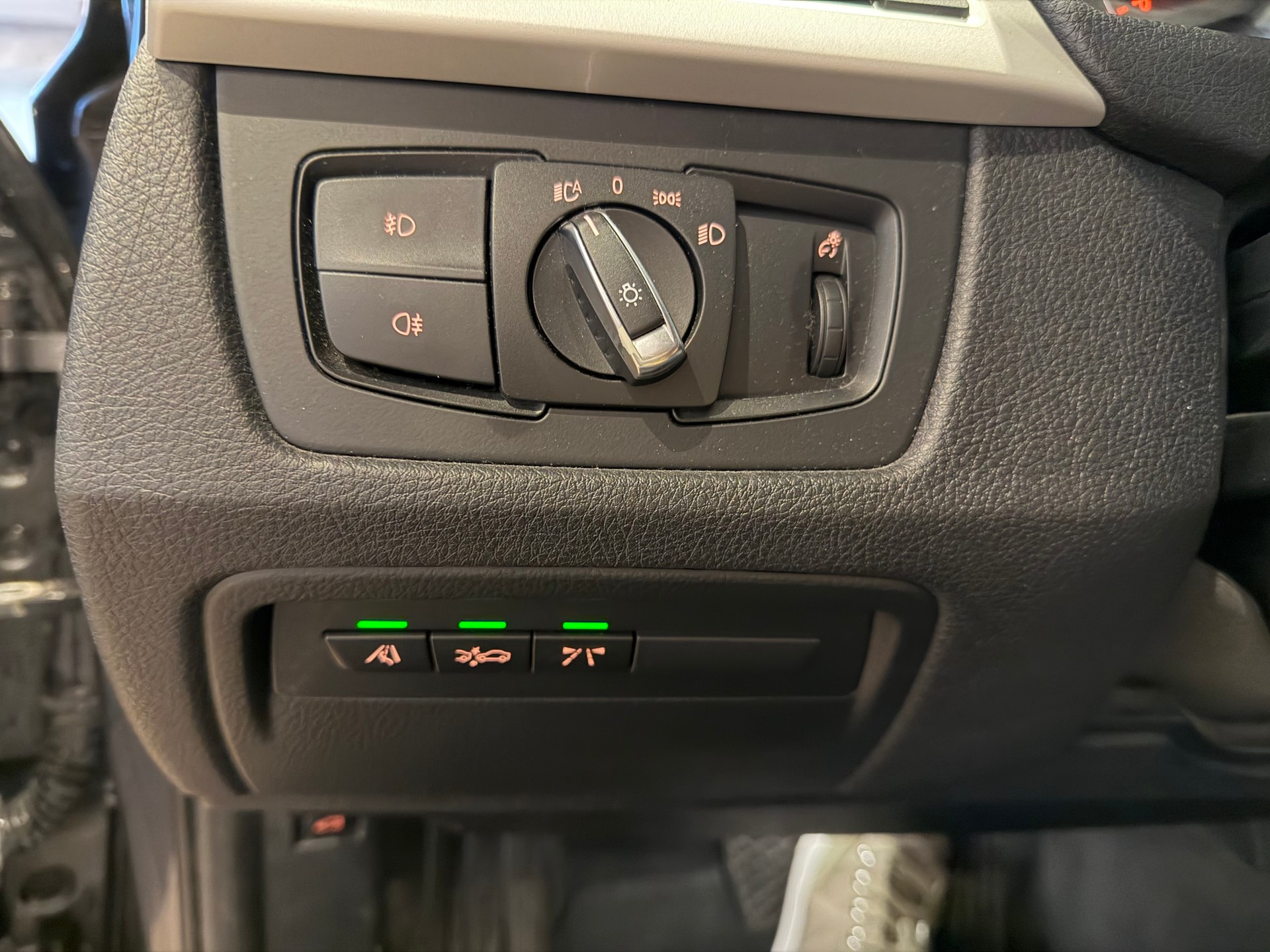 BMW 320d xDrive SAG Touring-image-18