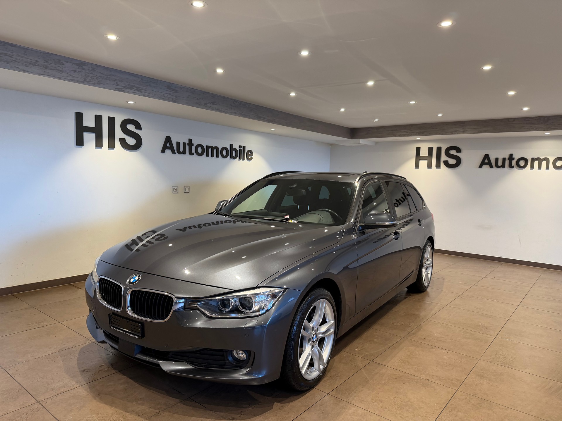 BMW 320d xDrive SAG Touring-image-0