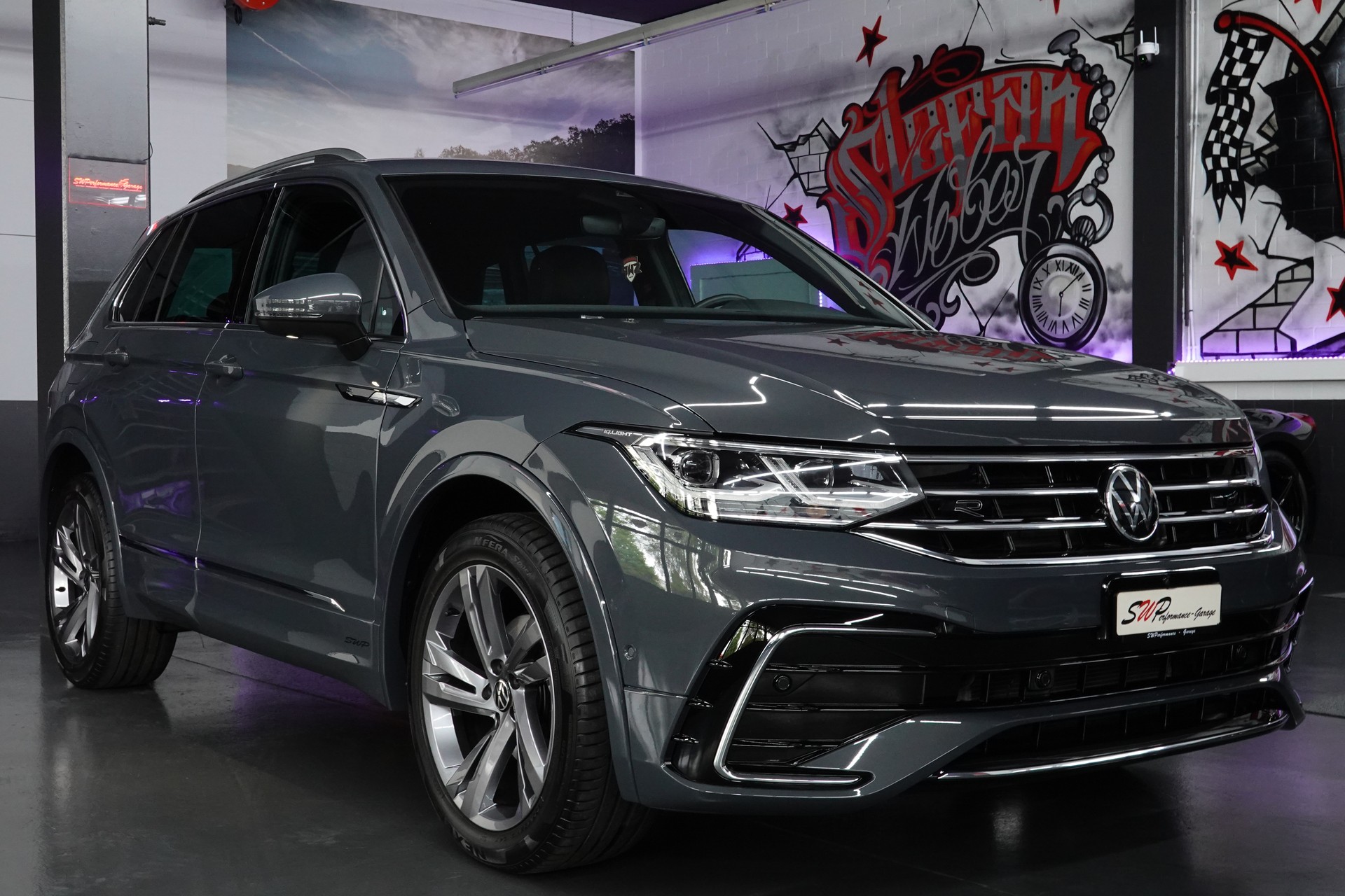 VW TIGUAN 2.0 TDI SCR R-LINE 4MOTION DSG CH-FZ AHL 2500kg-image-16