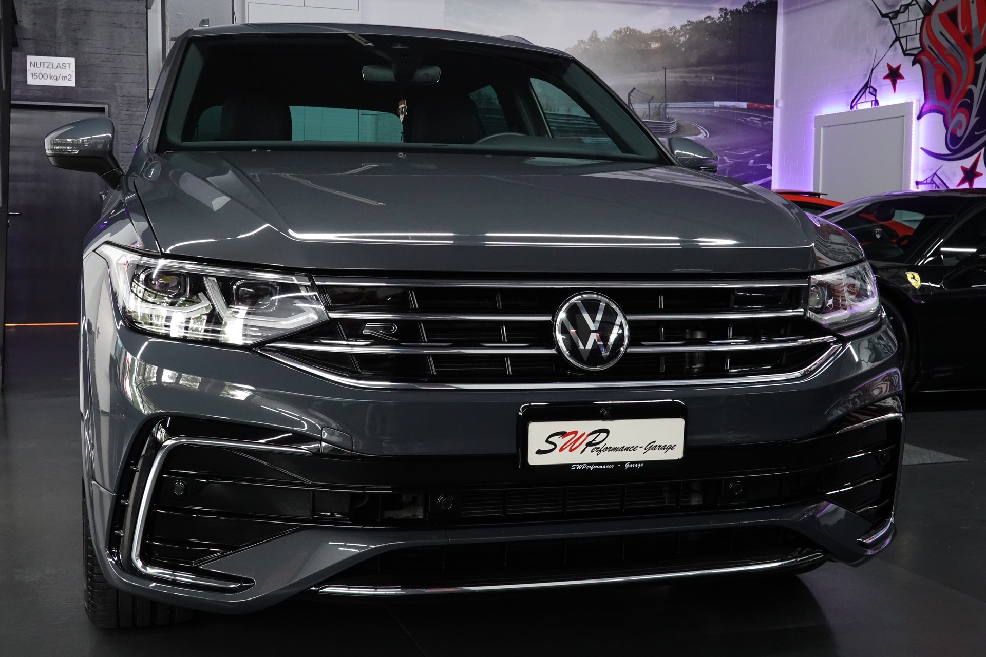 VW TIGUAN 2.0 TDI SCR R-LINE 4MOTION DSG CH-FZ AHL 2500kg-image-17