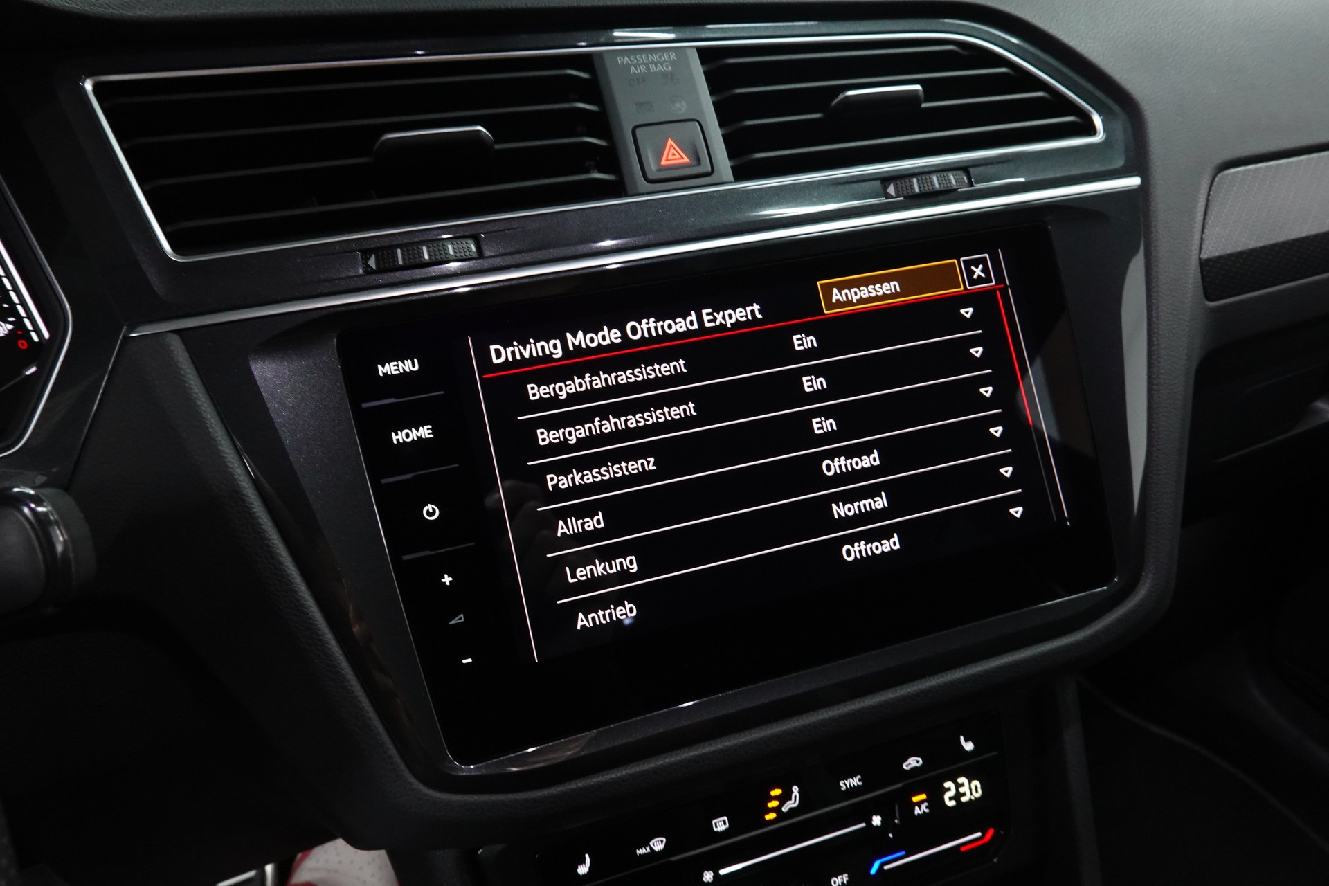 VW TIGUAN 2.0 TDI SCR R-LINE 4MOTION DSG CH-FZ AHL 2500kg-image-28