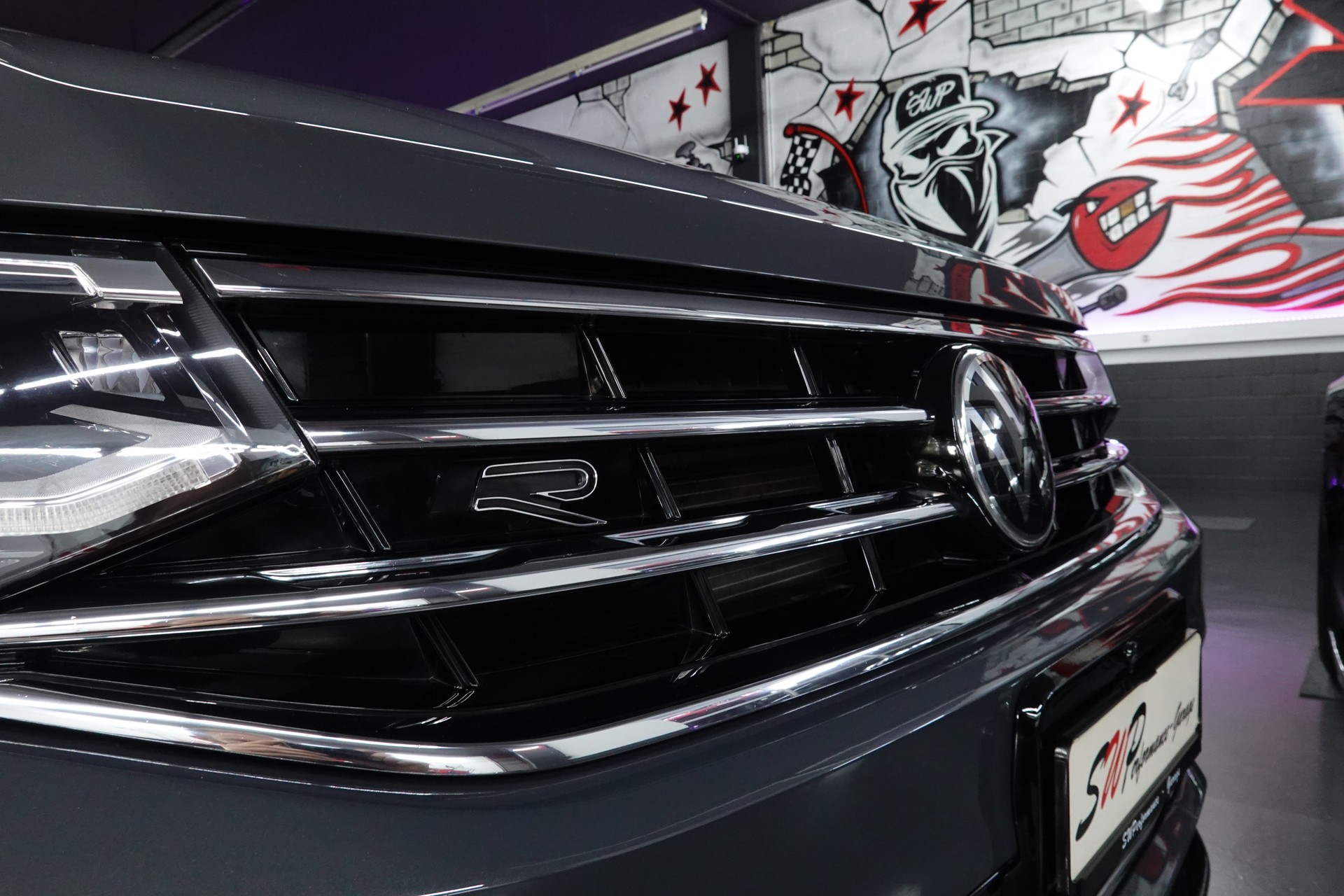 VW TIGUAN 2.0 TDI SCR R-LINE 4MOTION DSG CH-FZ AHL 2500kg-image-21