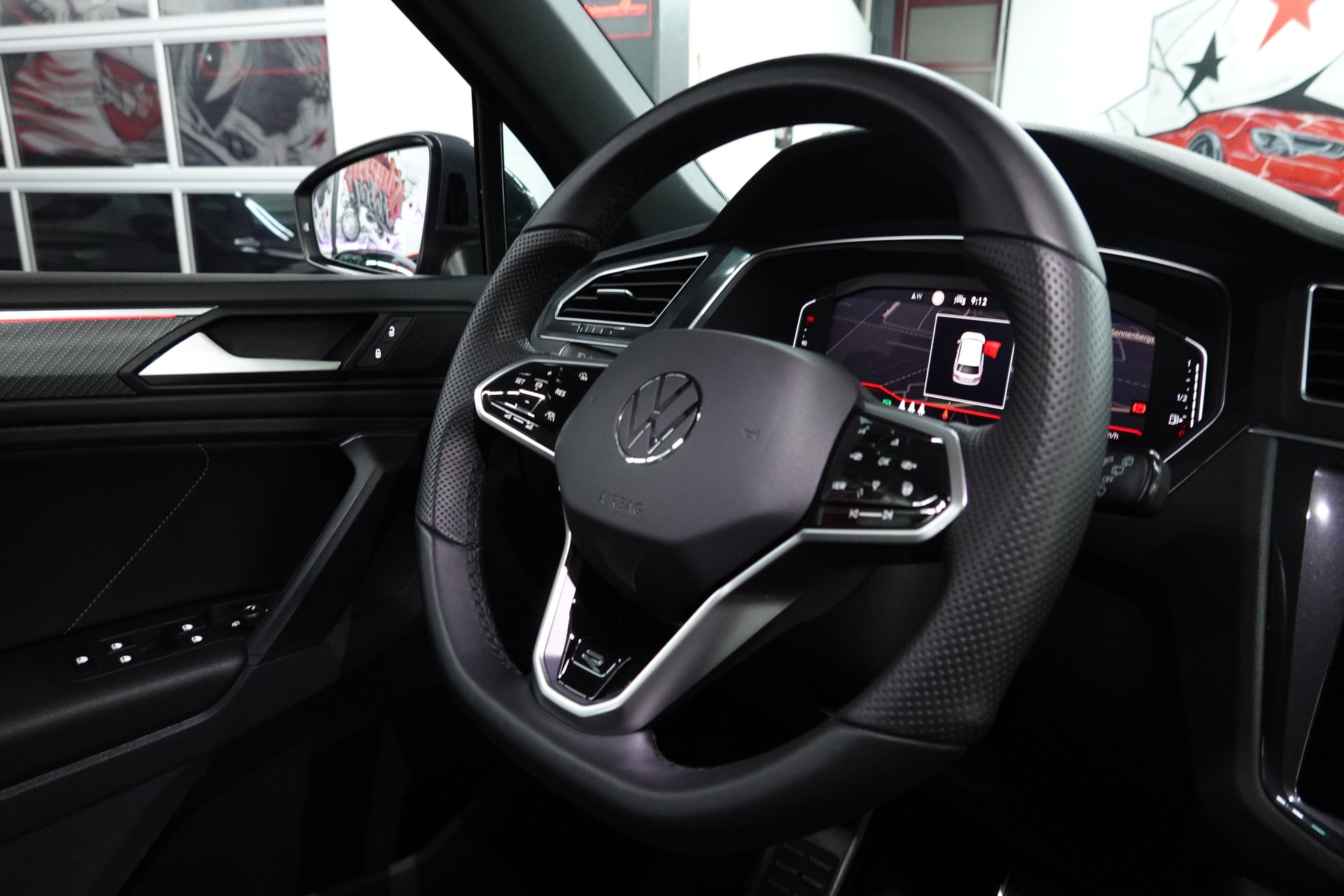 VW TIGUAN 2.0 TDI SCR R-LINE 4MOTION DSG CH-FZ AHL 2500kg-image-47