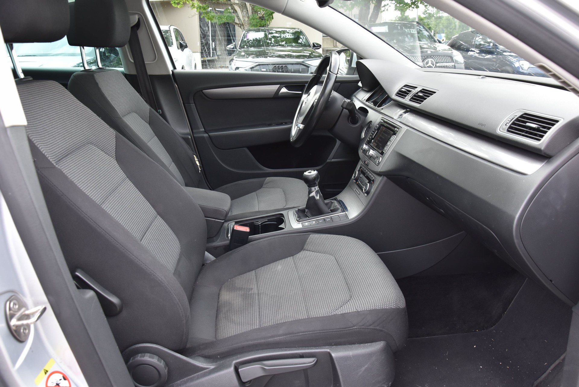 VW Passat Variant 2.0 TDI BMT Trendline-image-2