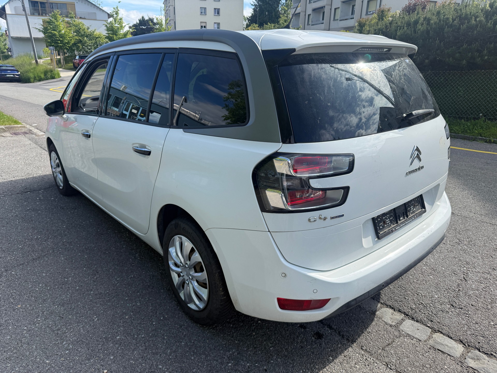 CITROEN Grand C4 Picasso 1.6 BlueHDi Intensive EAT6-image-3