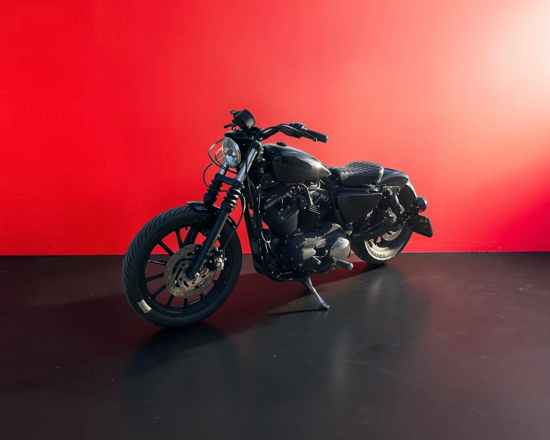 HARLEY-DAVIDSON XL 883 N Iron-image-3