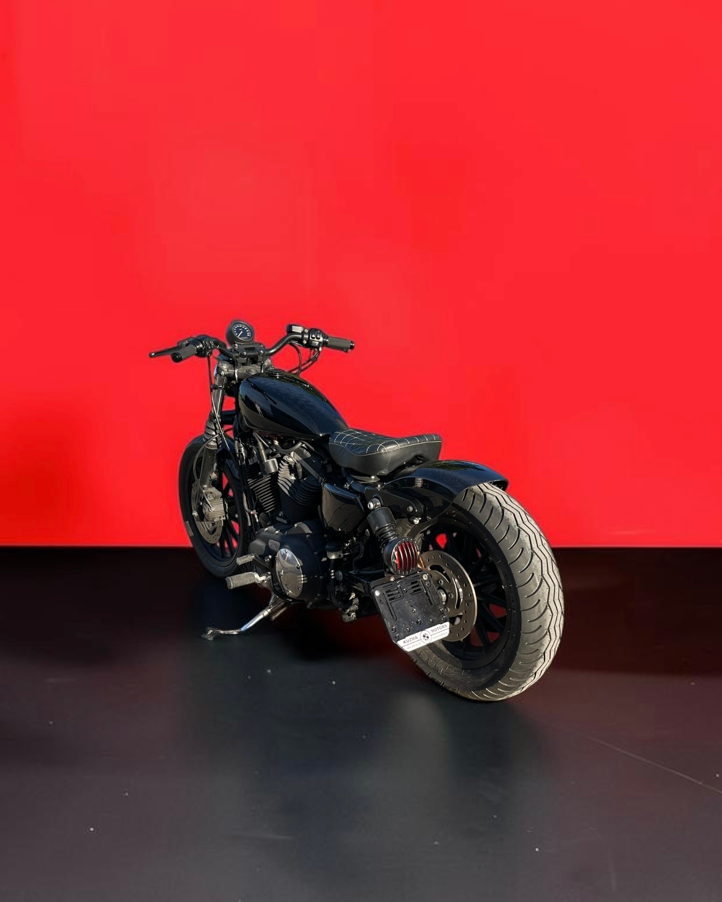 HARLEY-DAVIDSON XL 883 N Iron-image-4