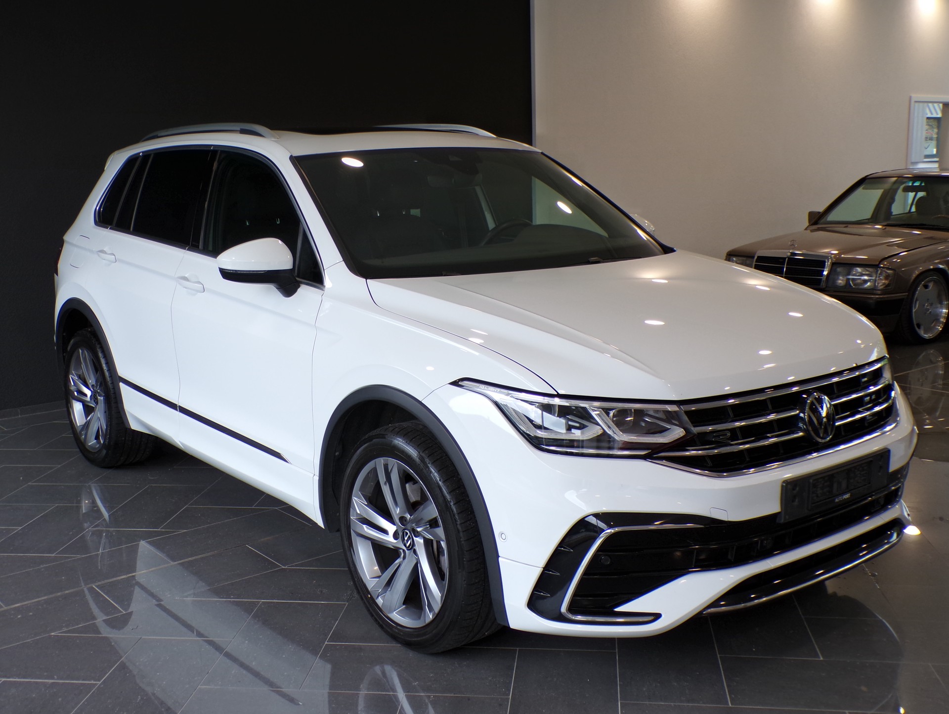 VW Tiguan 1.4TSI PHEV Selection DSG-image-4