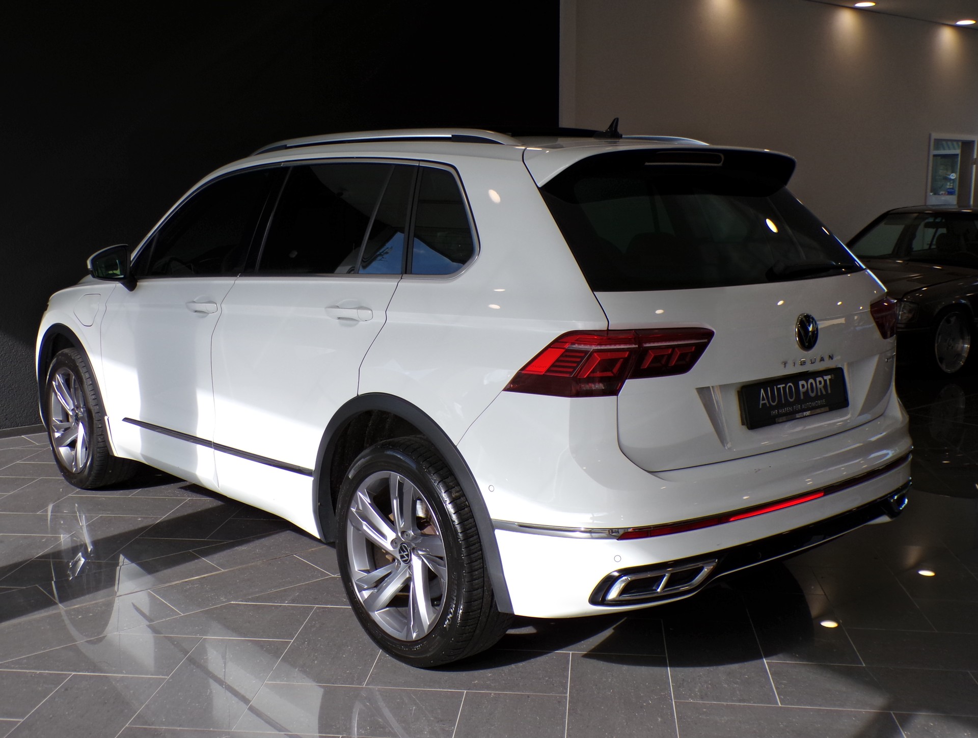 VW Tiguan 1.4TSI PHEV Selection DSG-image-10