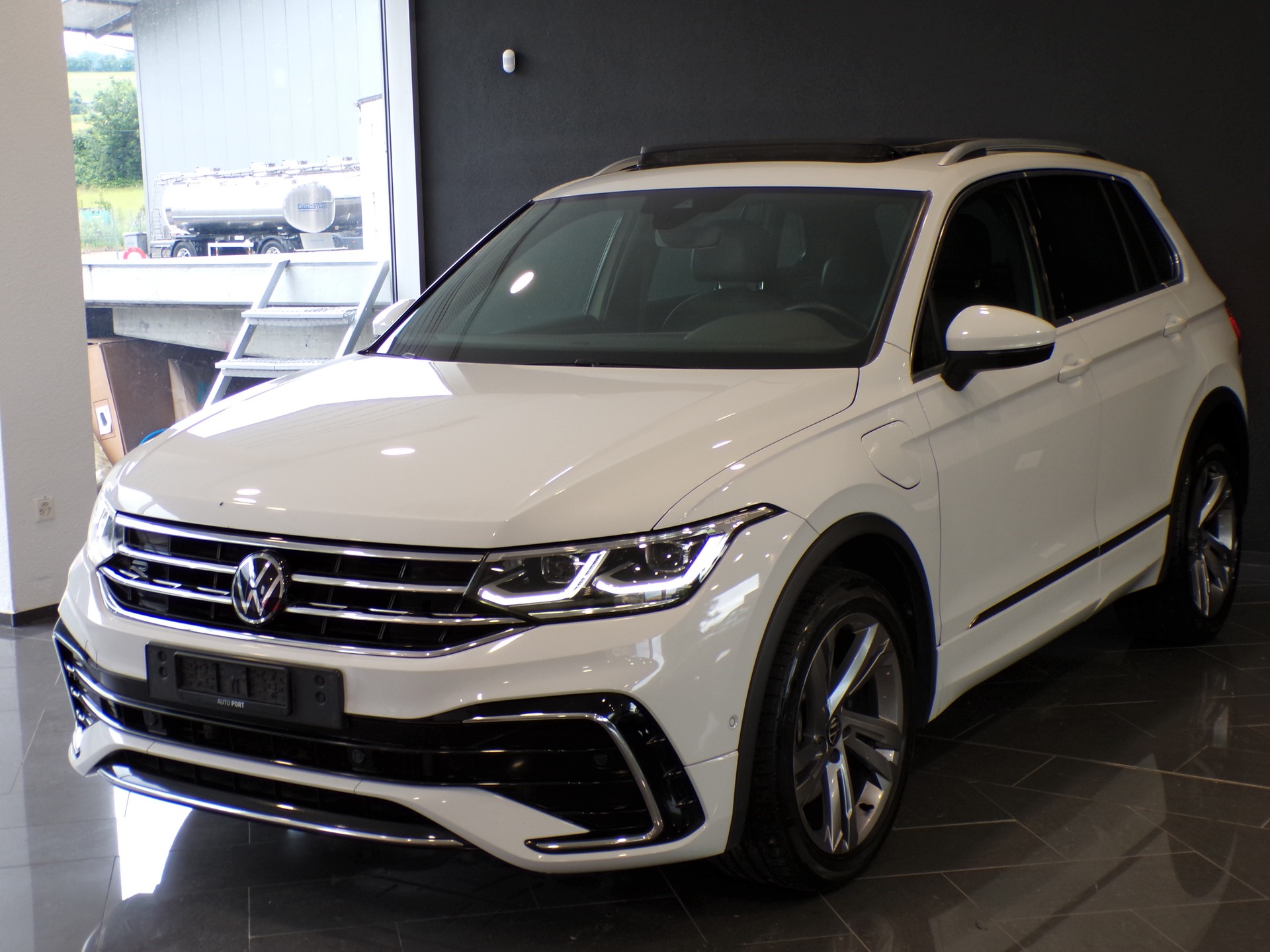 VW Tiguan 1.4TSI PHEV Selection DSG-image-2