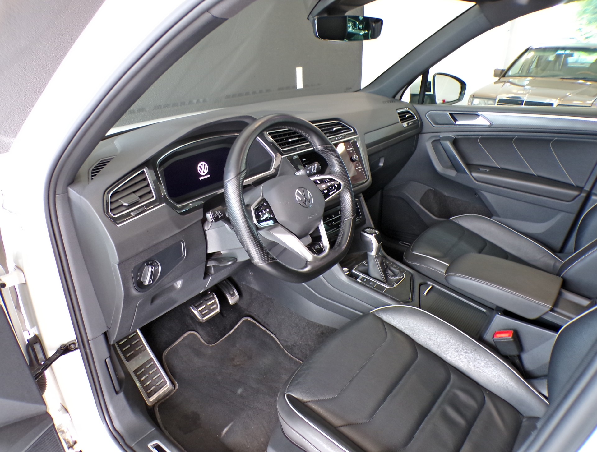 VW Tiguan 1.4TSI PHEV Selection DSG-image-12