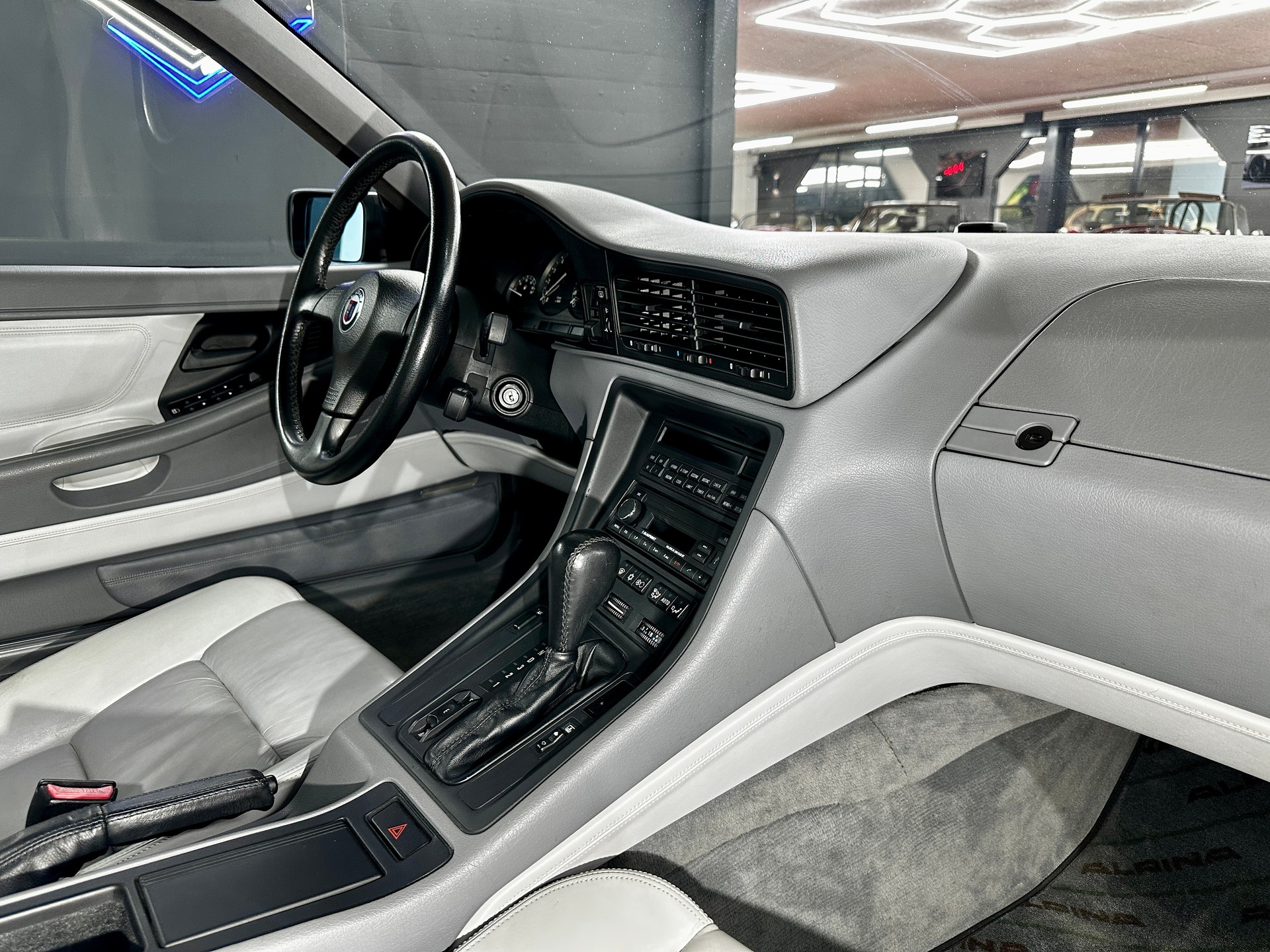 BMW ALPINA 850i A-image-22