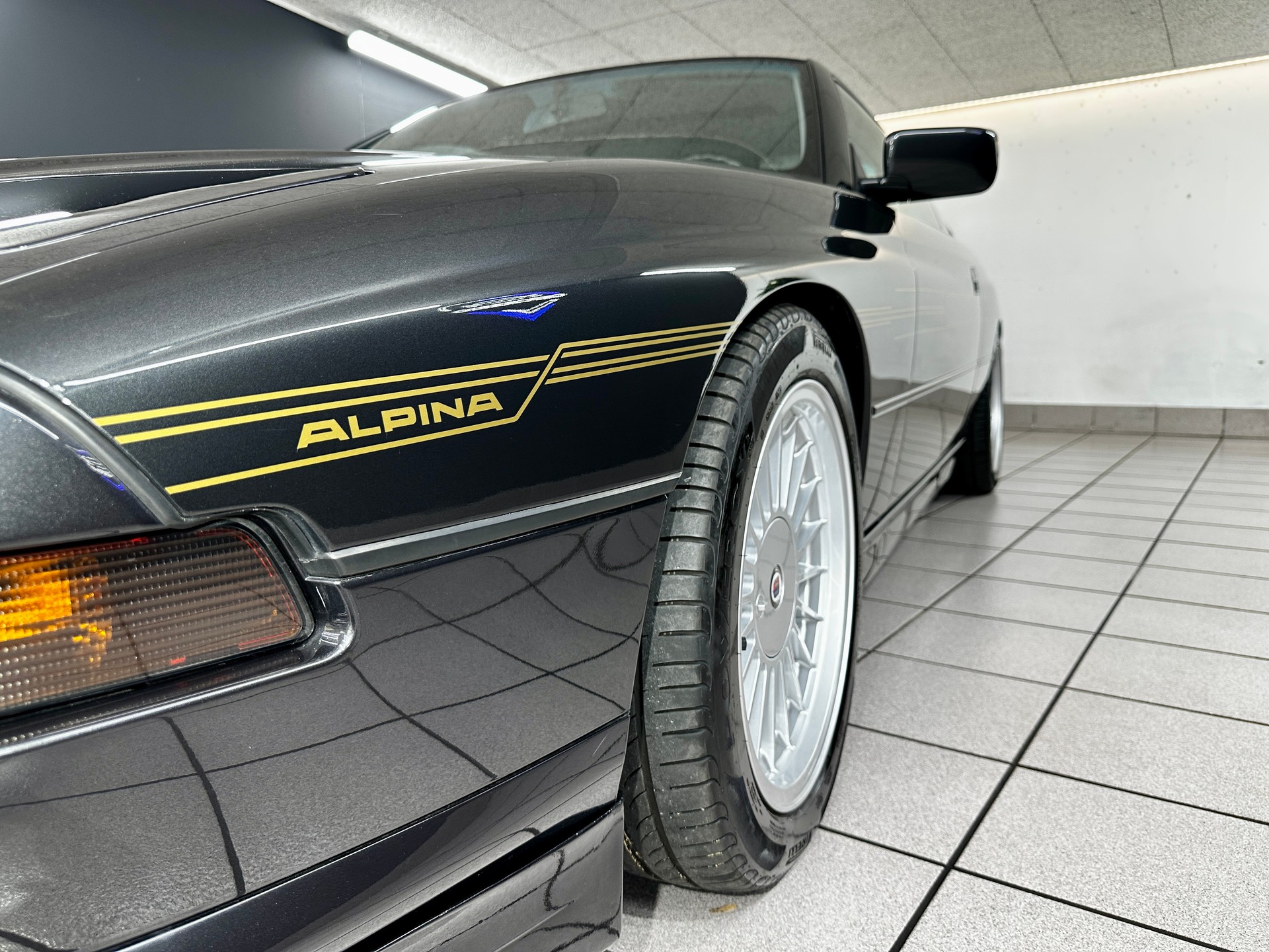 BMW ALPINA 850i A-image-8