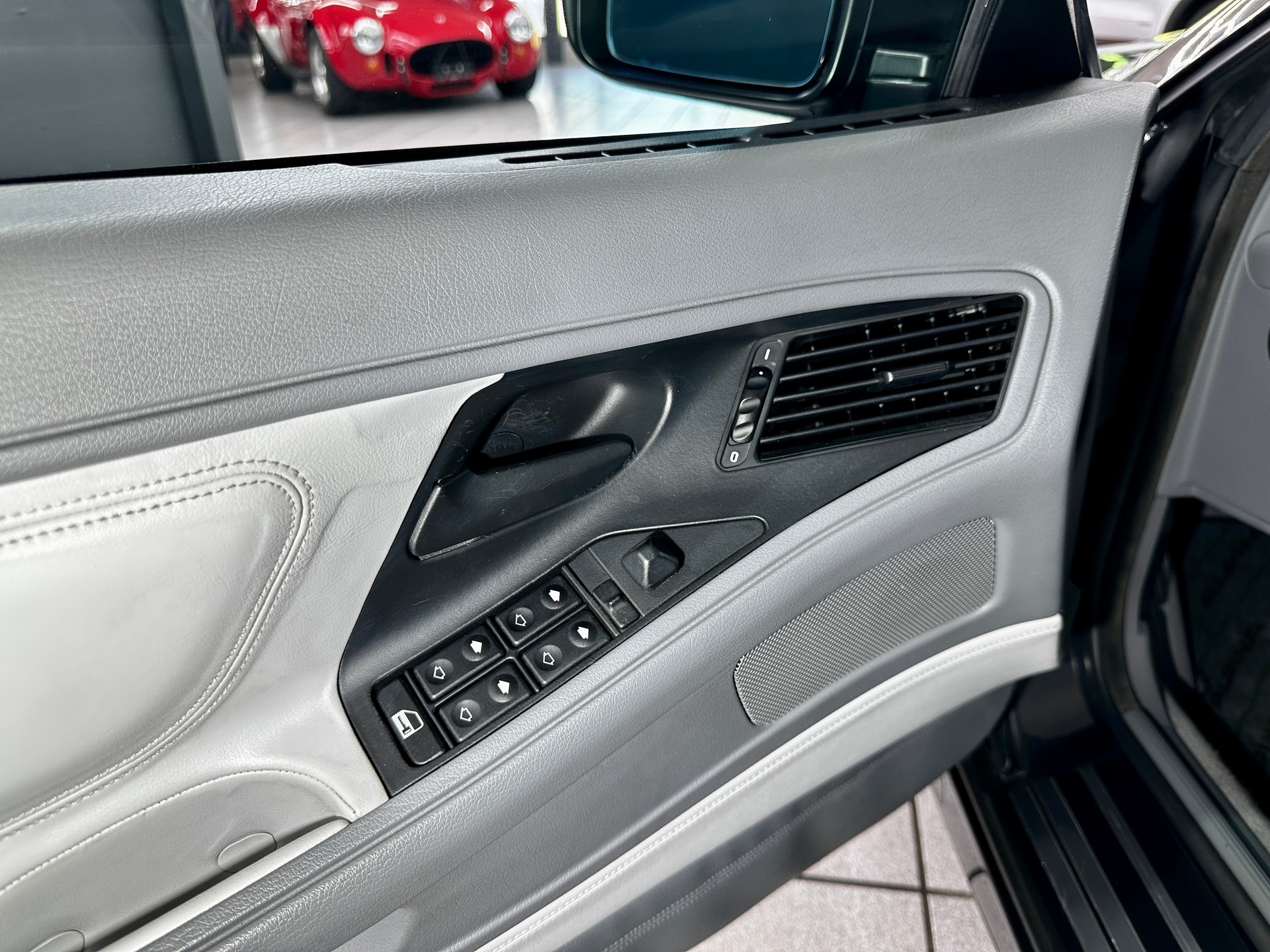 BMW ALPINA 850i A-image-25